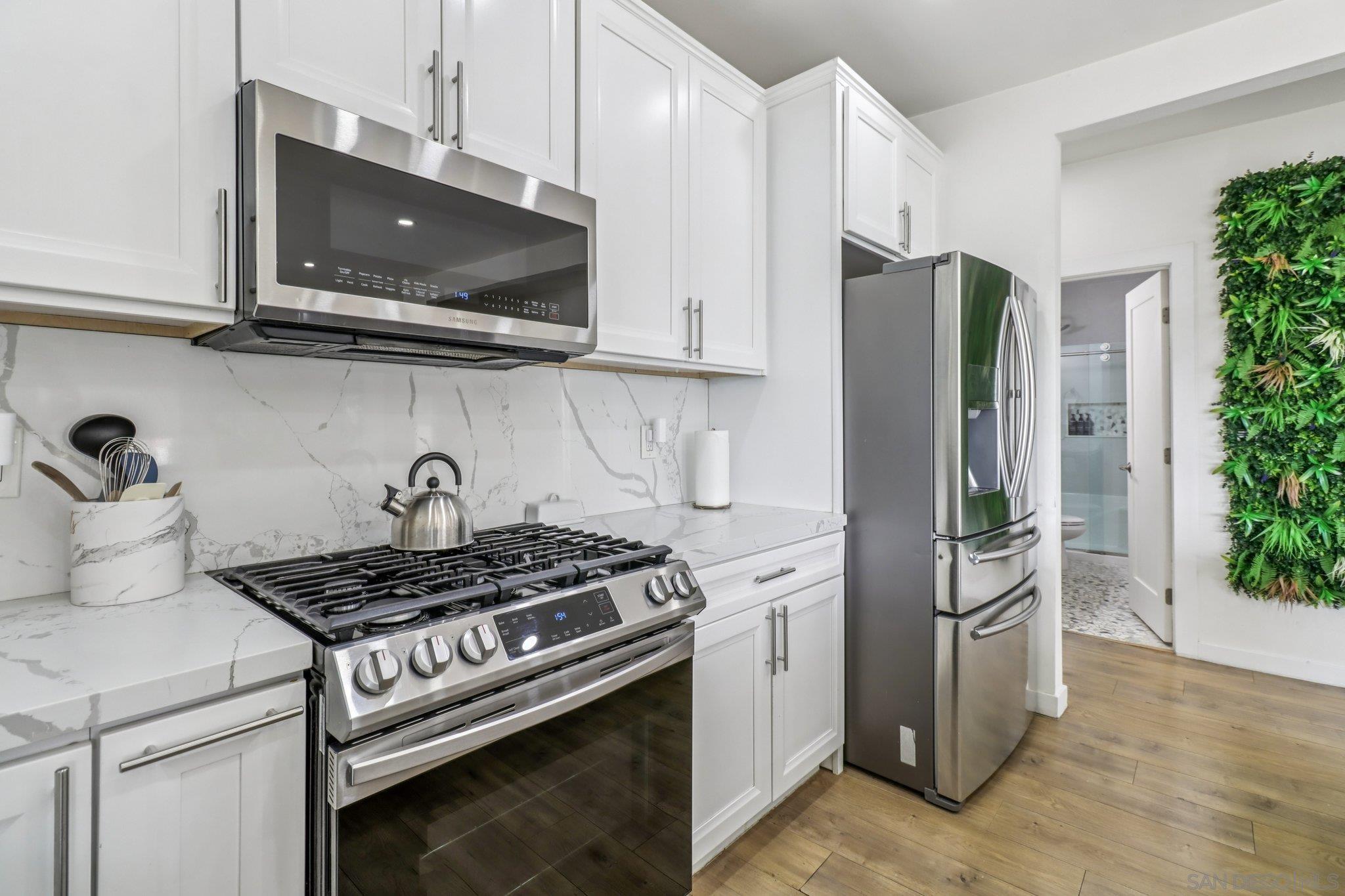 Detail Gallery Image 11 of 50 For 2804  C St, San Diego,  CA 92102 - 5 Beds | 3 Baths