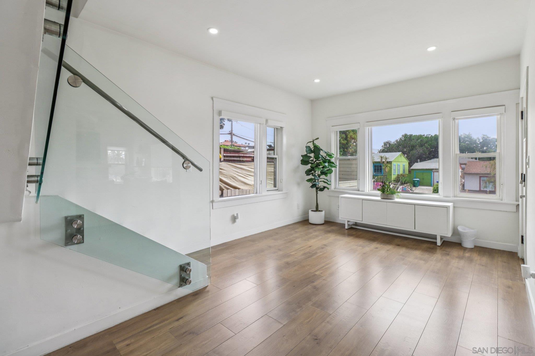 Detail Gallery Image 14 of 50 For 2804  C St, San Diego,  CA 92102 - 5 Beds | 3 Baths