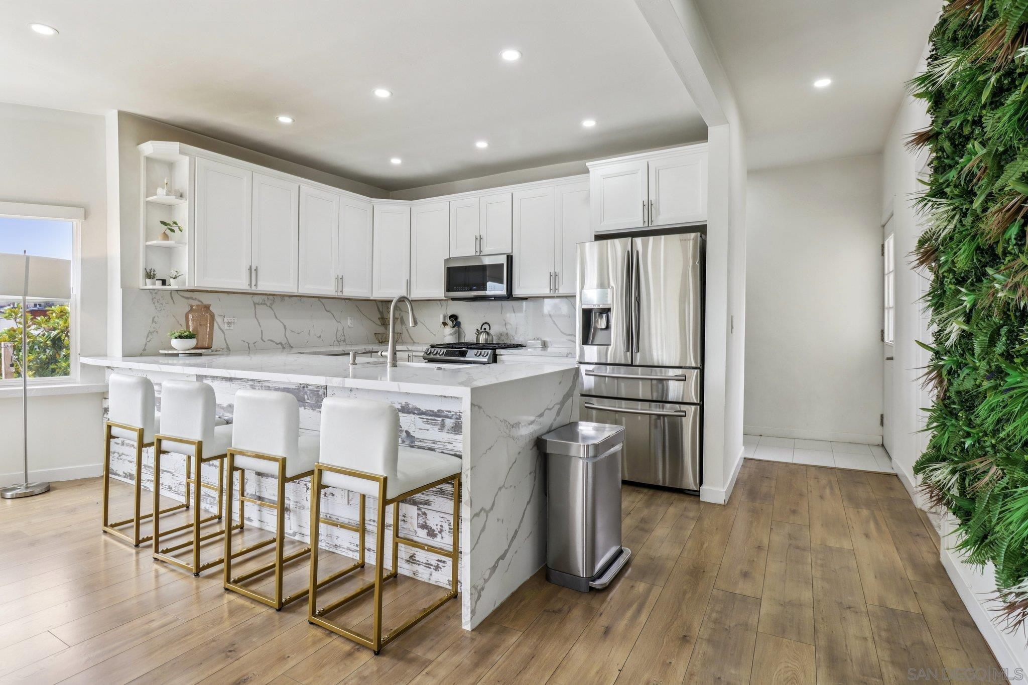 Detail Gallery Image 8 of 50 For 2804  C St, San Diego,  CA 92102 - 5 Beds | 3 Baths