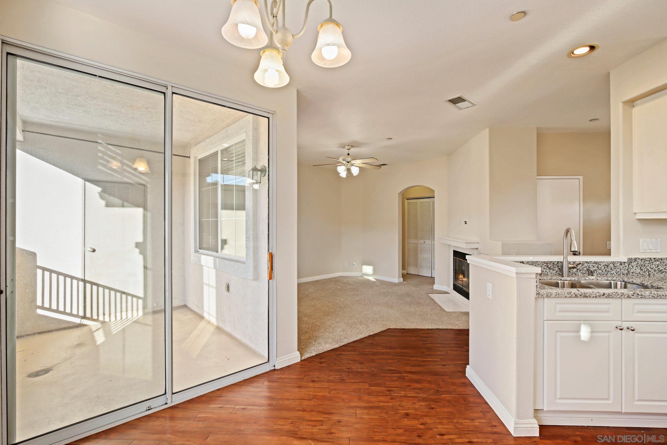 Detail Gallery Image 3 of 17 For 10766  Sabre Hill Dr  #258,  San Diego,  CA 92128 - 2 Beds | 2 Baths