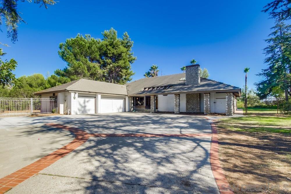 Detail Gallery Image 2 of 68 For 15235  Crestview Ct, Poway,  CA 92064 - 5 Beds | 2/1 Baths