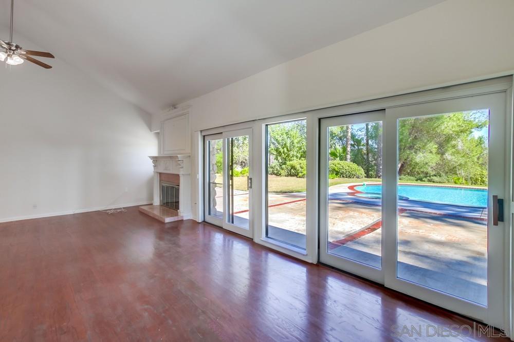 Detail Gallery Image 11 of 68 For 15235  Crestview Ct, Poway,  CA 92064 - 5 Beds | 2/1 Baths