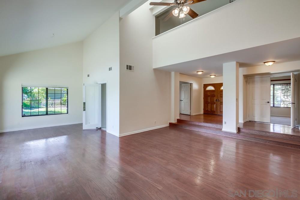 Detail Gallery Image 8 of 68 For 15235  Crestview Ct, Poway,  CA 92064 - 5 Beds | 2/1 Baths