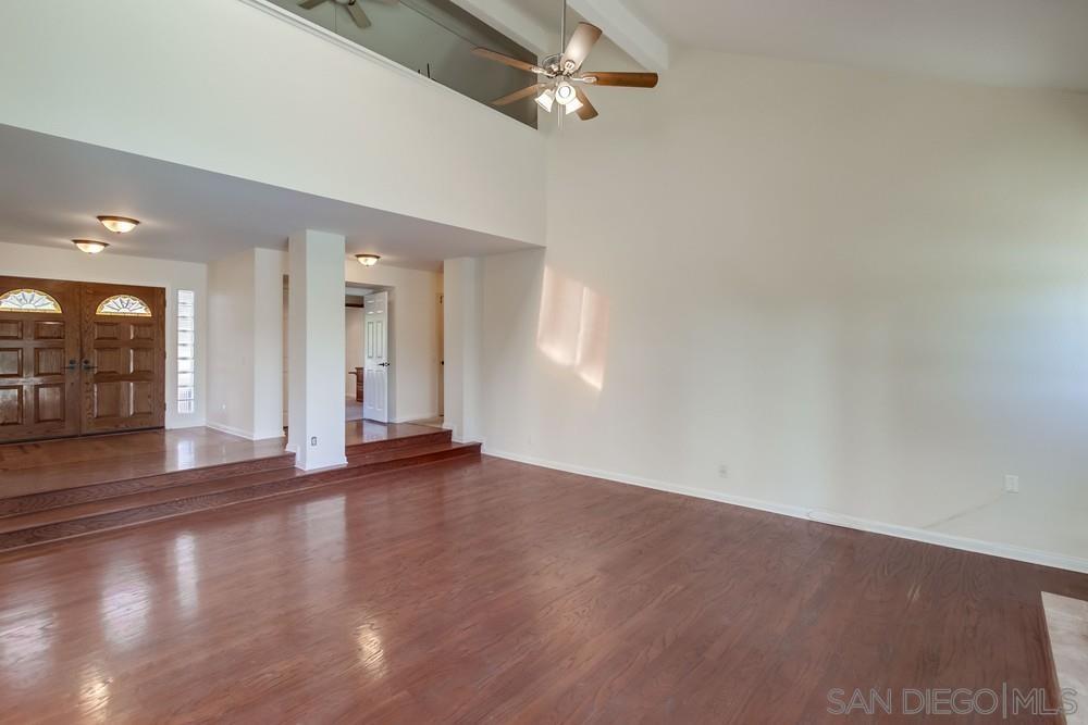 Detail Gallery Image 9 of 68 For 15235  Crestview Ct, Poway,  CA 92064 - 5 Beds | 2/1 Baths