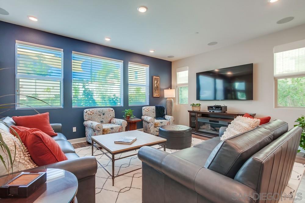 Detail Gallery Image 17 of 52 For 1933  Pascal Ct, Escondido,  CA 92026 - 4 Beds | 3 Baths