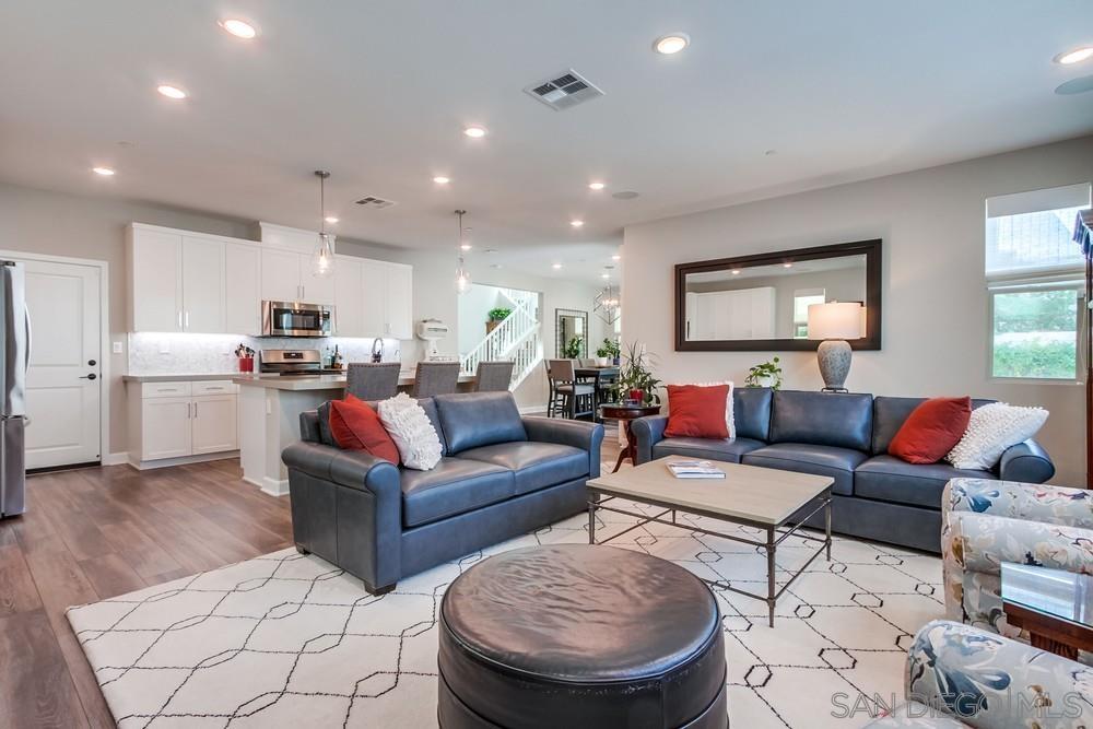 Detail Gallery Image 19 of 52 For 1933  Pascal Ct, Escondido,  CA 92026 - 4 Beds | 3 Baths