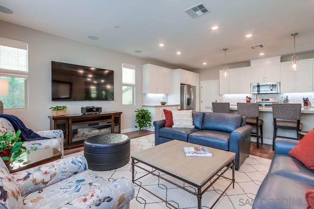 Detail Gallery Image 20 of 52 For 1933  Pascal Ct, Escondido,  CA 92026 - 4 Beds | 3 Baths