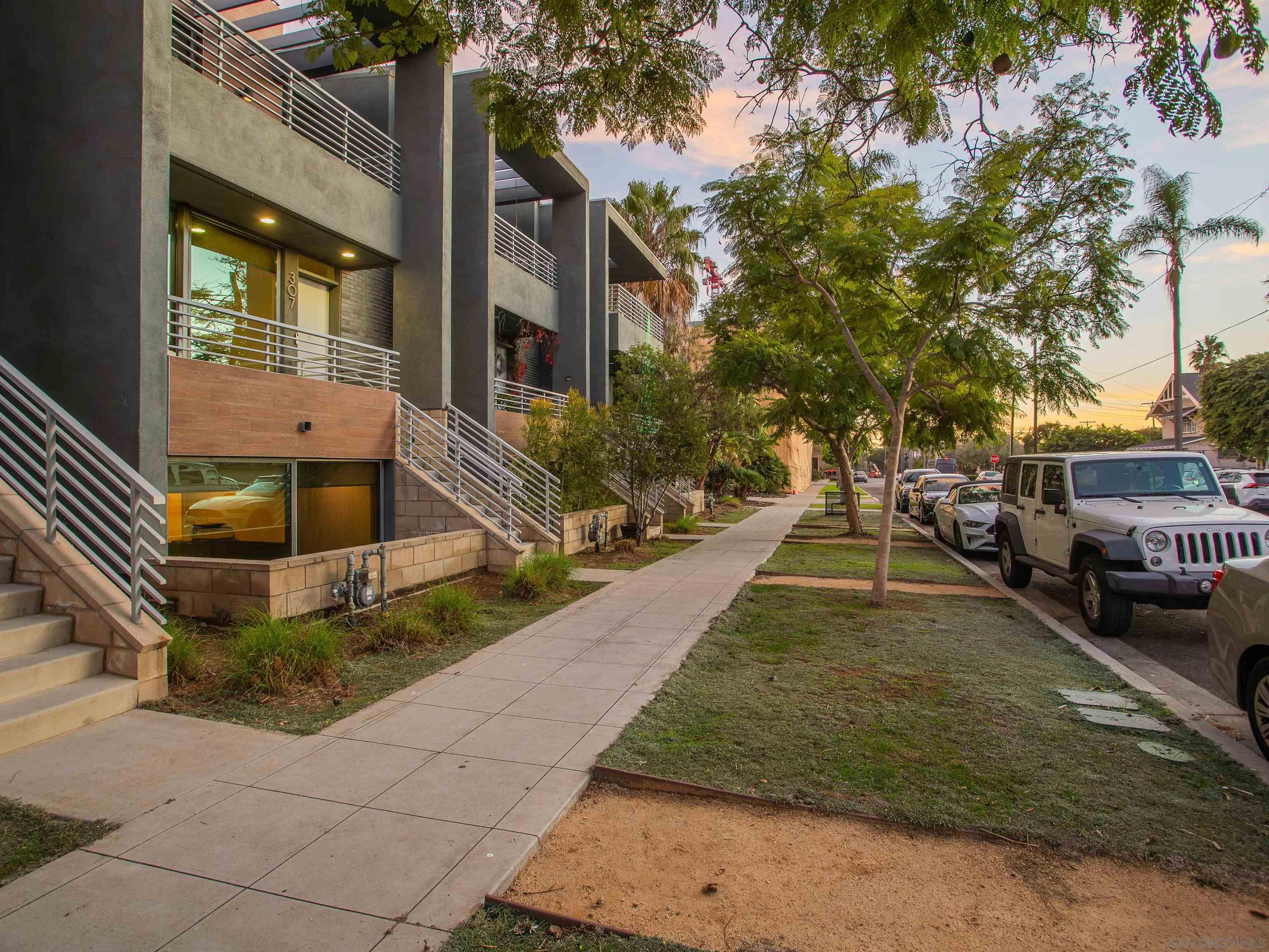 Detail Gallery Image 3 of 39 For 307  Upas St, San Diego,  CA 92103 - 2 Beds | 2/1 Baths