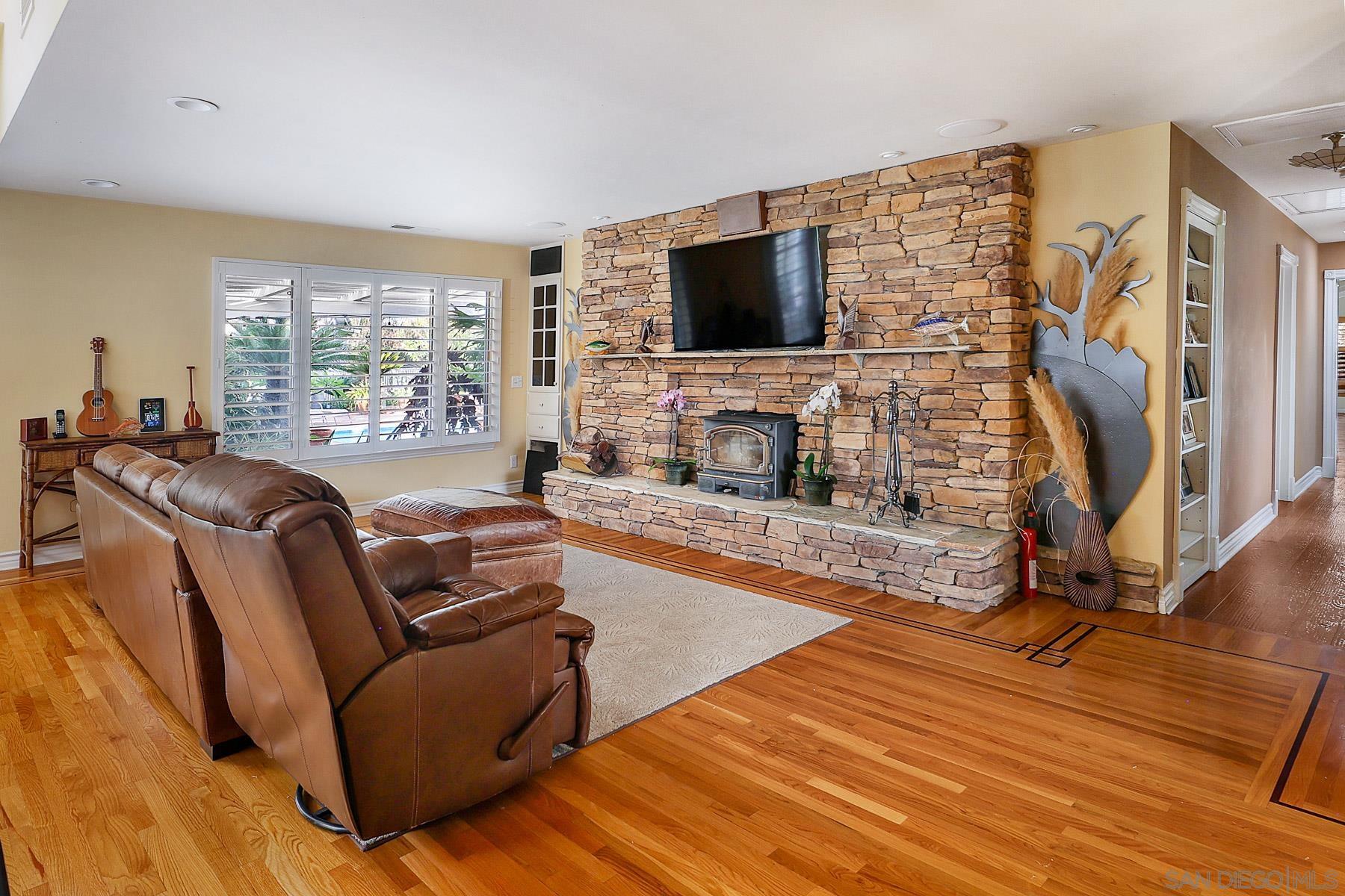 Detail Gallery Image 8 of 26 For 13764  Mcnally Rd, Valley Center,  CA 92082 - 4 Beds | 3/1 Baths