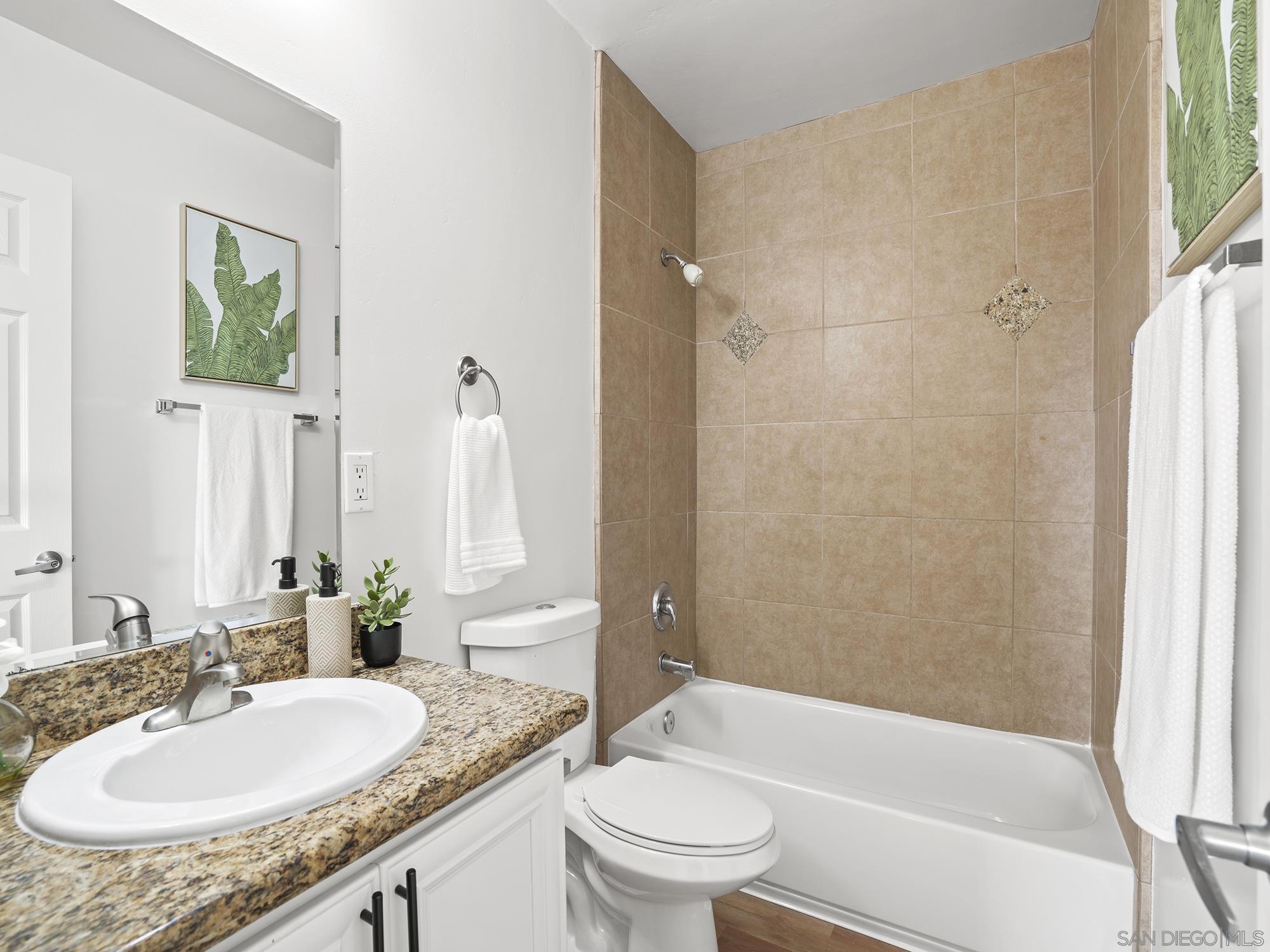 Detail Gallery Image 16 of 28 For 1361  Felspar St  #7,  San Diego,  CA 92109 - 2 Beds | 2 Baths