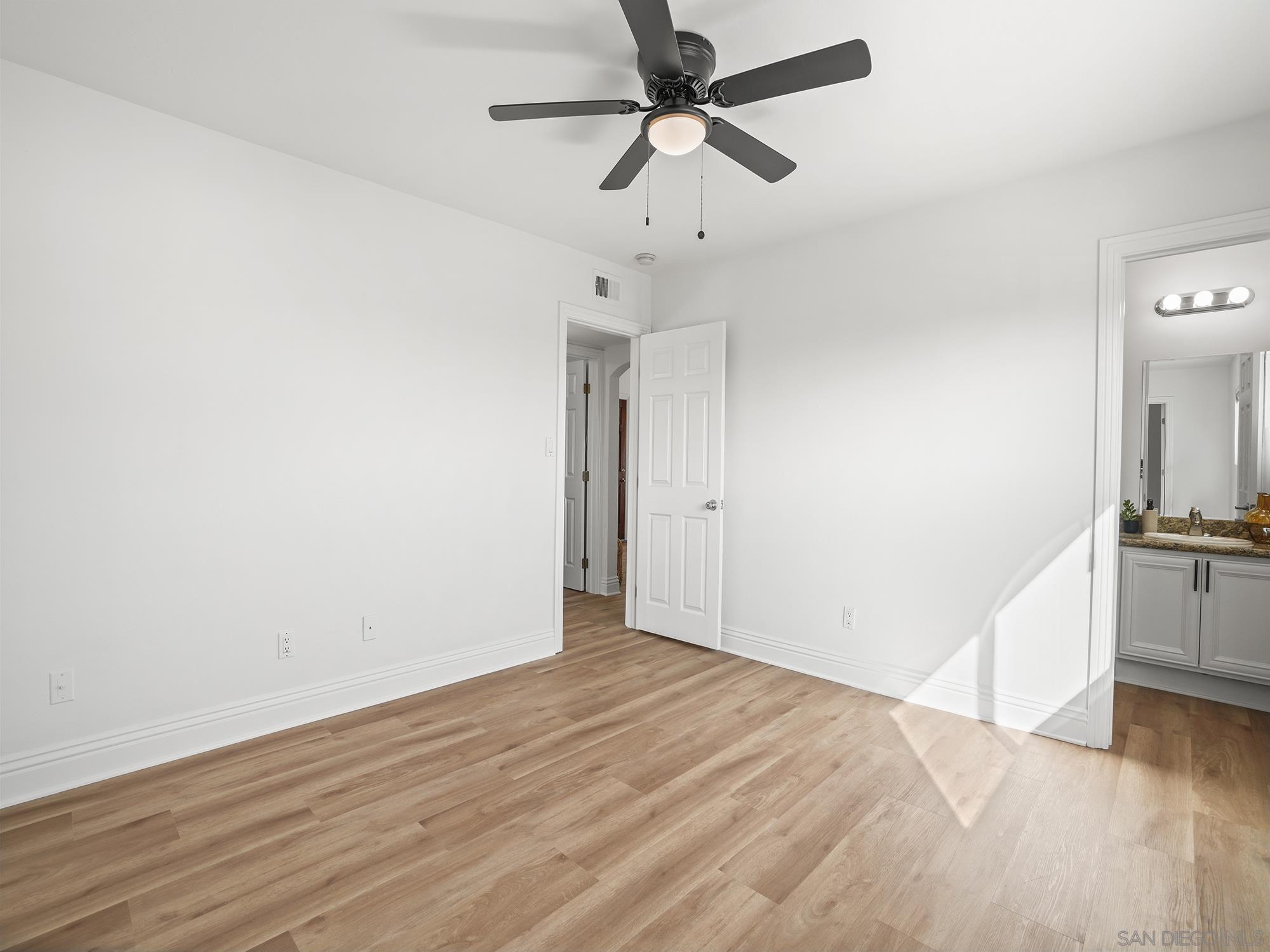 Detail Gallery Image 19 of 28 For 1361  Felspar St  #7,  San Diego,  CA 92109 - 2 Beds | 2 Baths