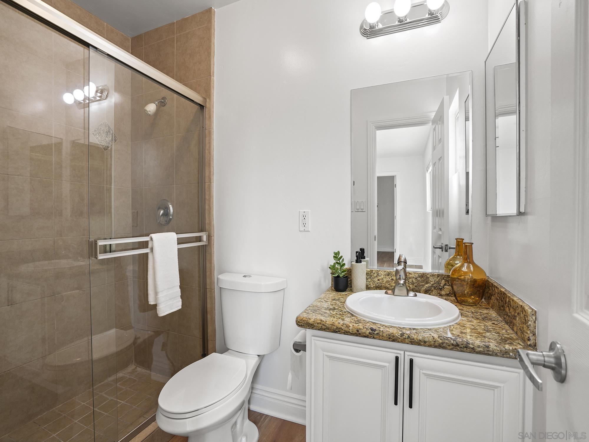 Detail Gallery Image 20 of 28 For 1361  Felspar St  #7,  San Diego,  CA 92109 - 2 Beds | 2 Baths