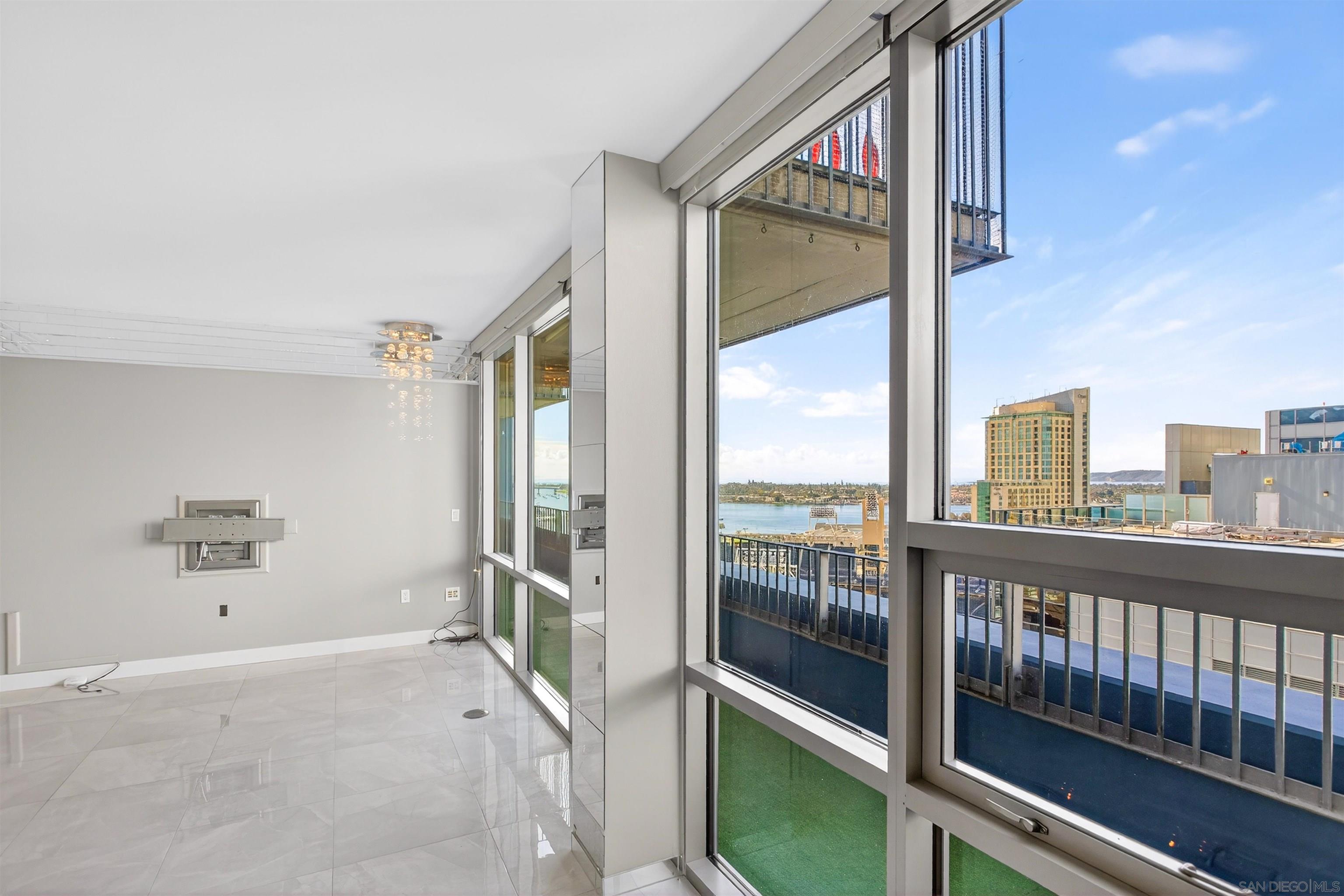 Detail Gallery Image 12 of 45 For 321  10th Ave  2204, San Diego,  CA 92101 - 2 Beds | 2 Baths