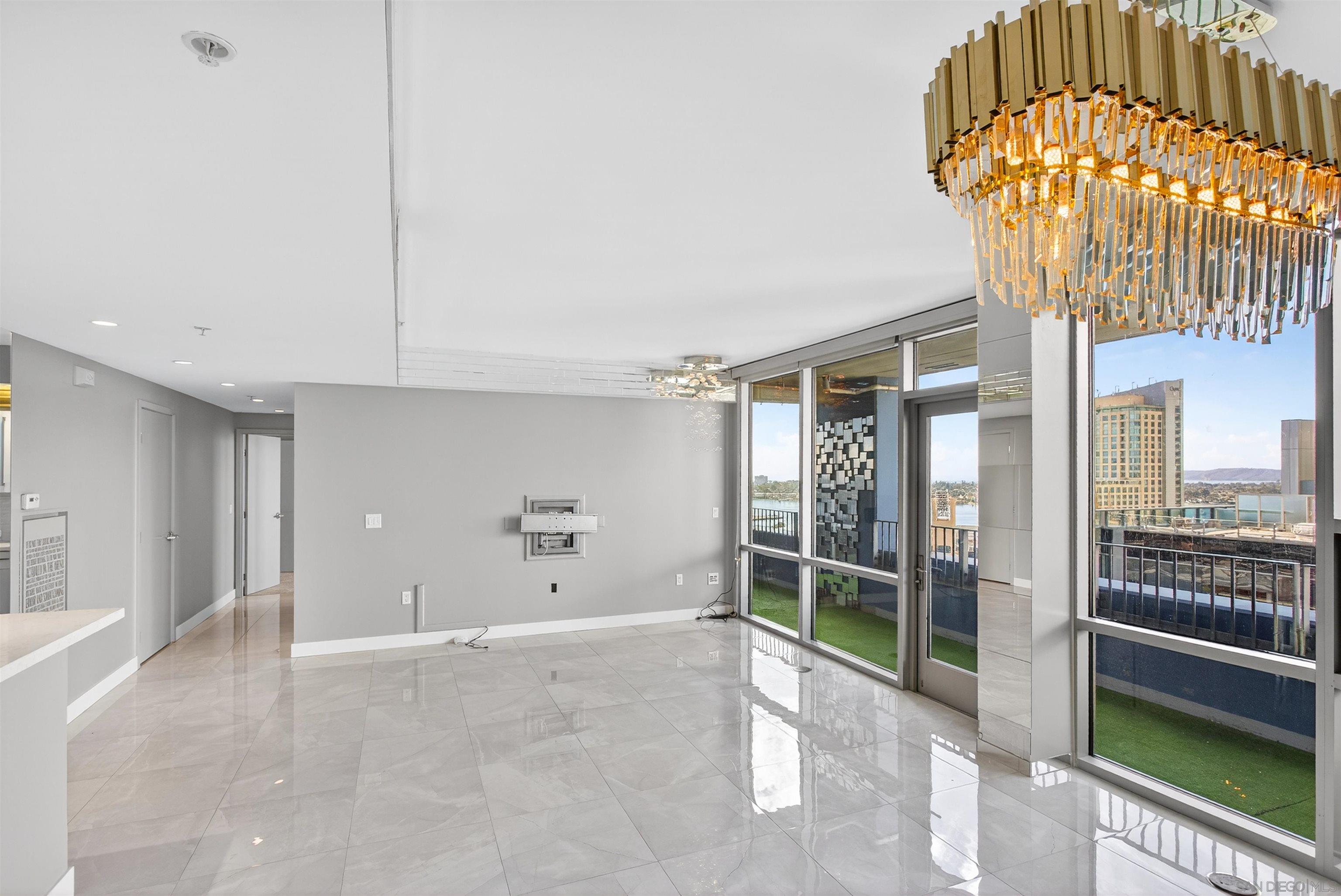 Detail Gallery Image 7 of 45 For 321  10th Ave  2204, San Diego,  CA 92101 - 2 Beds | 2 Baths