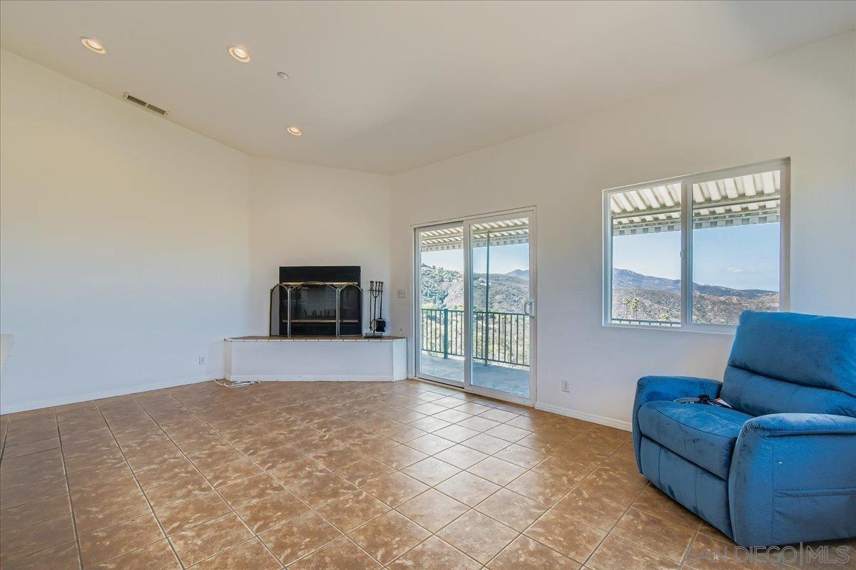 Detail Gallery Image 9 of 47 For 13622  Coyote Vista Way, Jamul,  CA 91935 - 3 Beds | 2/1 Baths