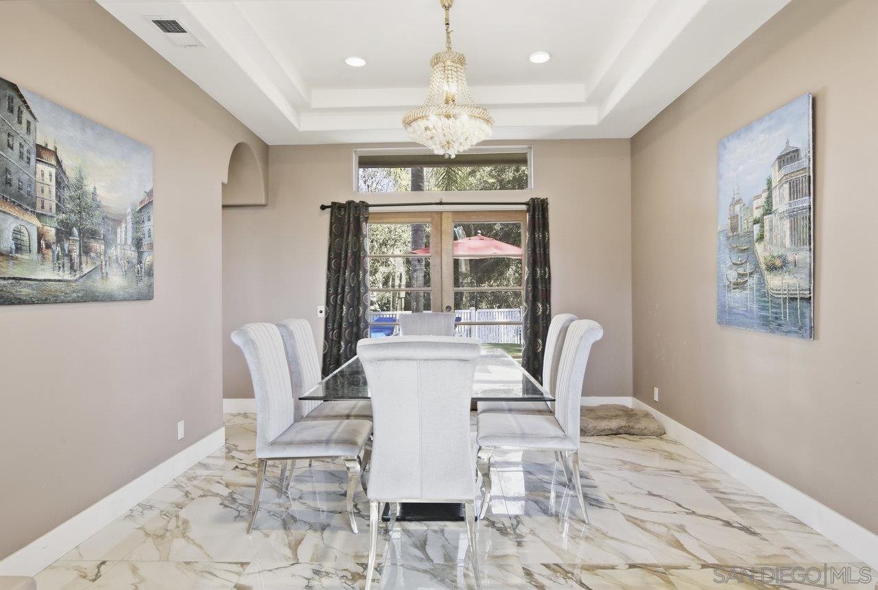 Detail Gallery Image 11 of 52 For 10405  White Birch Dr, San Diego,  CA 92131 - 6 Beds | 5/1 Baths