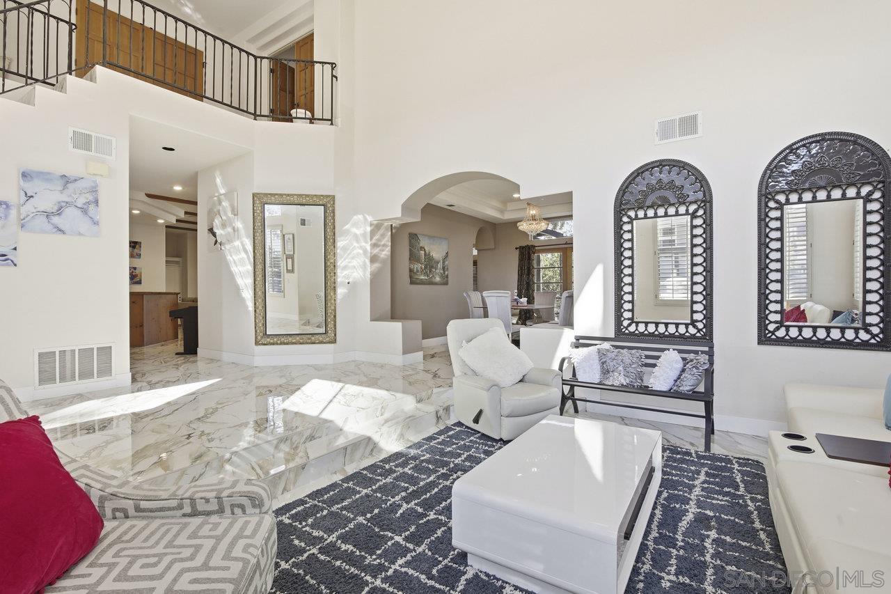 Detail Gallery Image 7 of 52 For 10405  White Birch Dr, San Diego,  CA 92131 - 6 Beds | 5/1 Baths