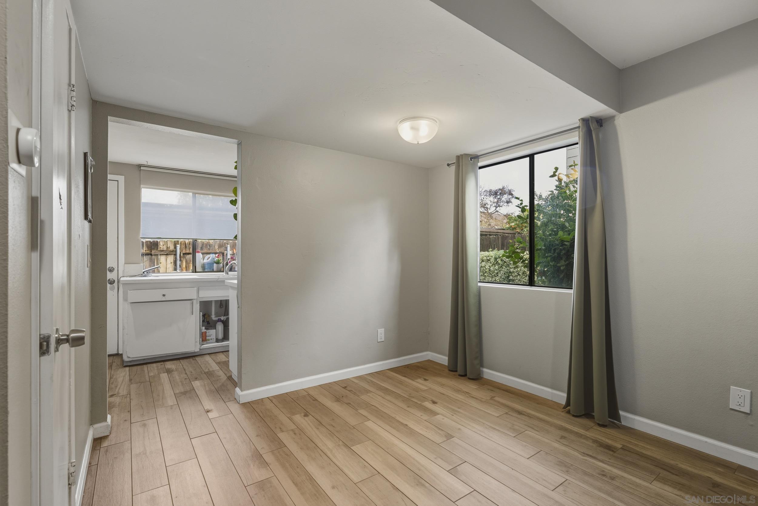 Detail Gallery Image 6 of 19 For 1277 N Mollison Ave  #F,  El Cajon,  CA 92021 - 2 Beds | 1/1 Baths