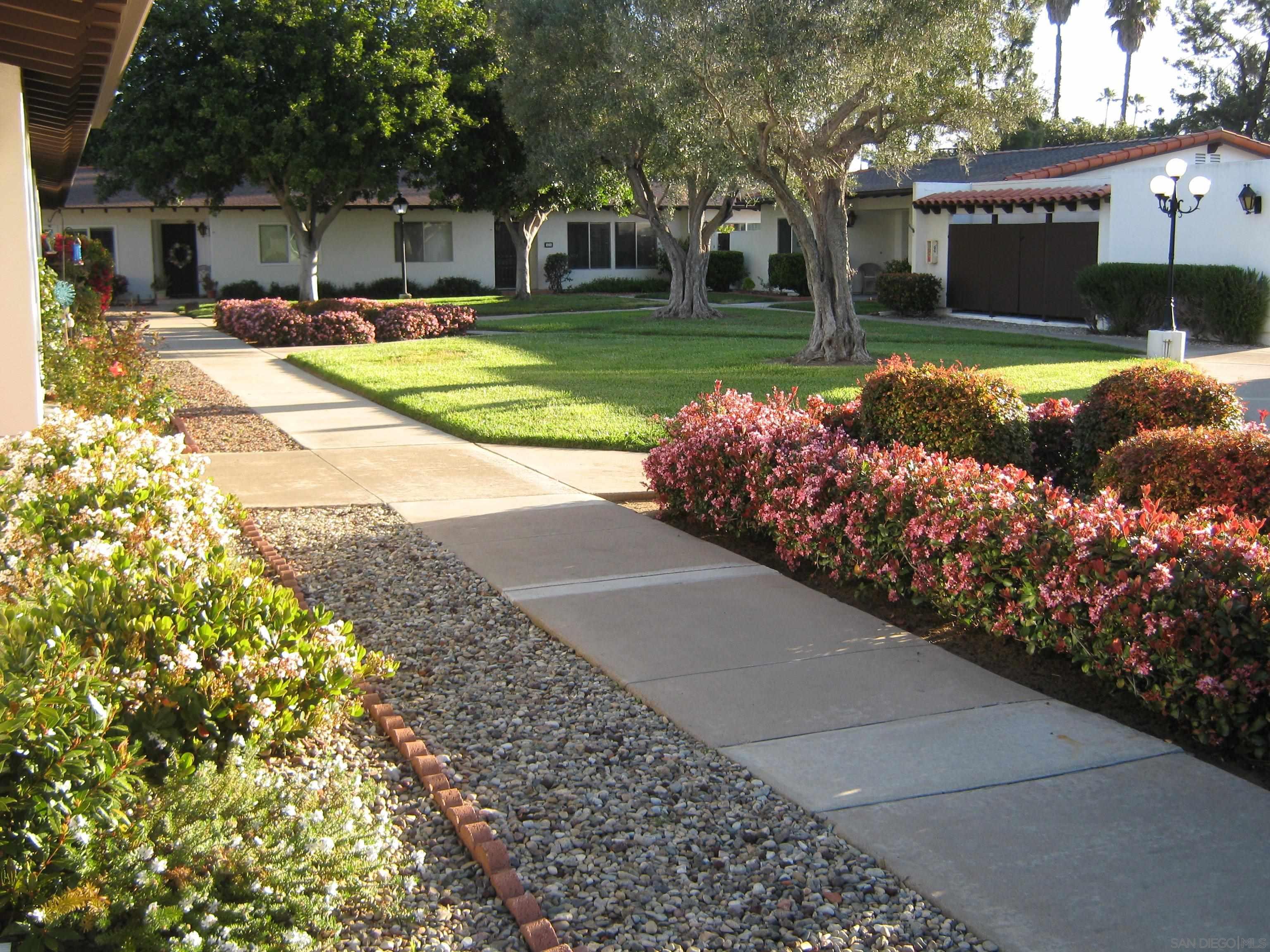 Detail Gallery Image 2 of 42 For 16555  Caminito Vecinos  #39,  San Diego,  CA 92128 - 2 Beds | 2 Baths