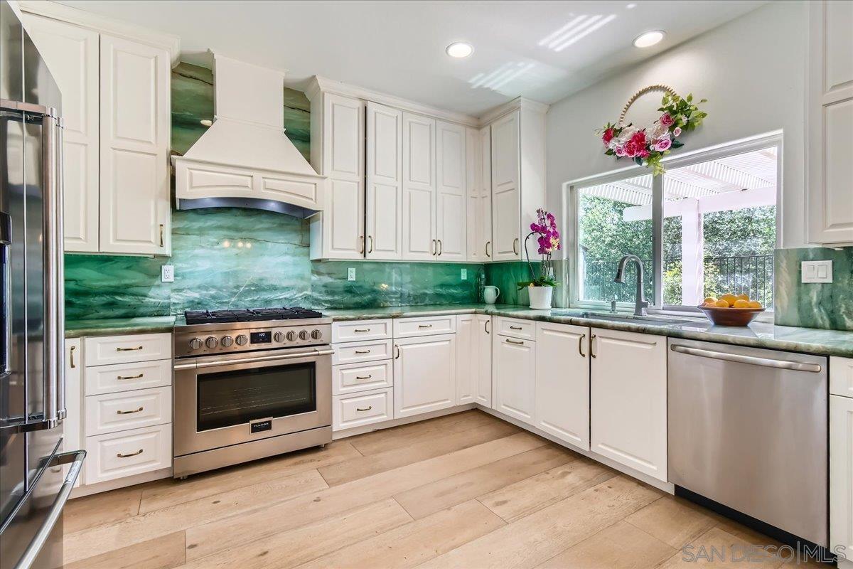 Detail Gallery Image 14 of 36 For 12709  Oak Knoll Rd, Poway,  CA 92064 - 3 Beds | 2 Baths