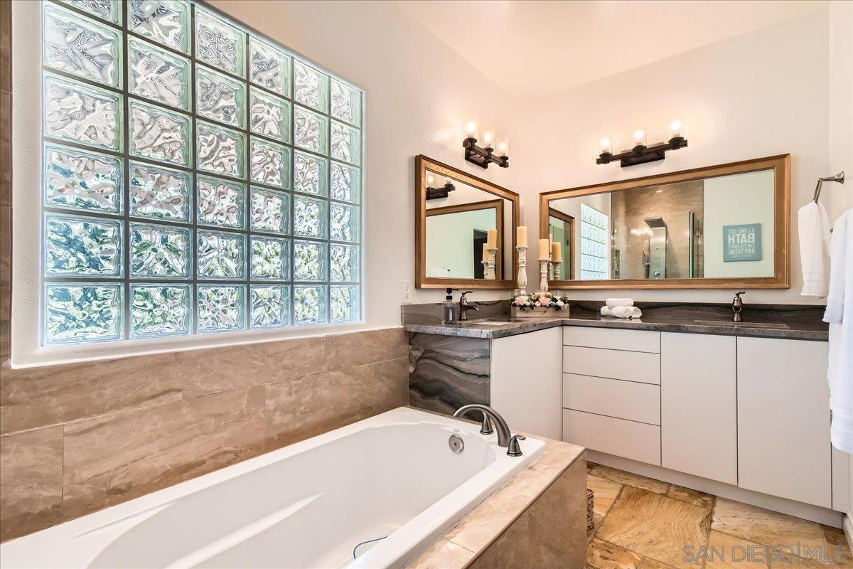 Detail Gallery Image 19 of 36 For 12709  Oak Knoll Rd, Poway,  CA 92064 - 3 Beds | 2 Baths