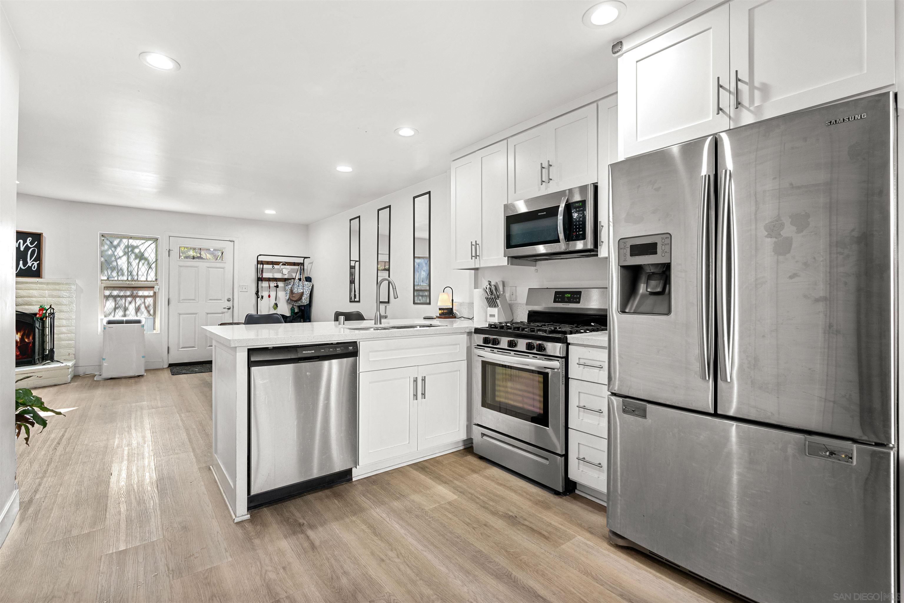 Detail Gallery Image 7 of 24 For 416  Colorado Dr  #UNIT D,  Chula Vista,  CA 91910 - 2 Beds | 1/1 Baths