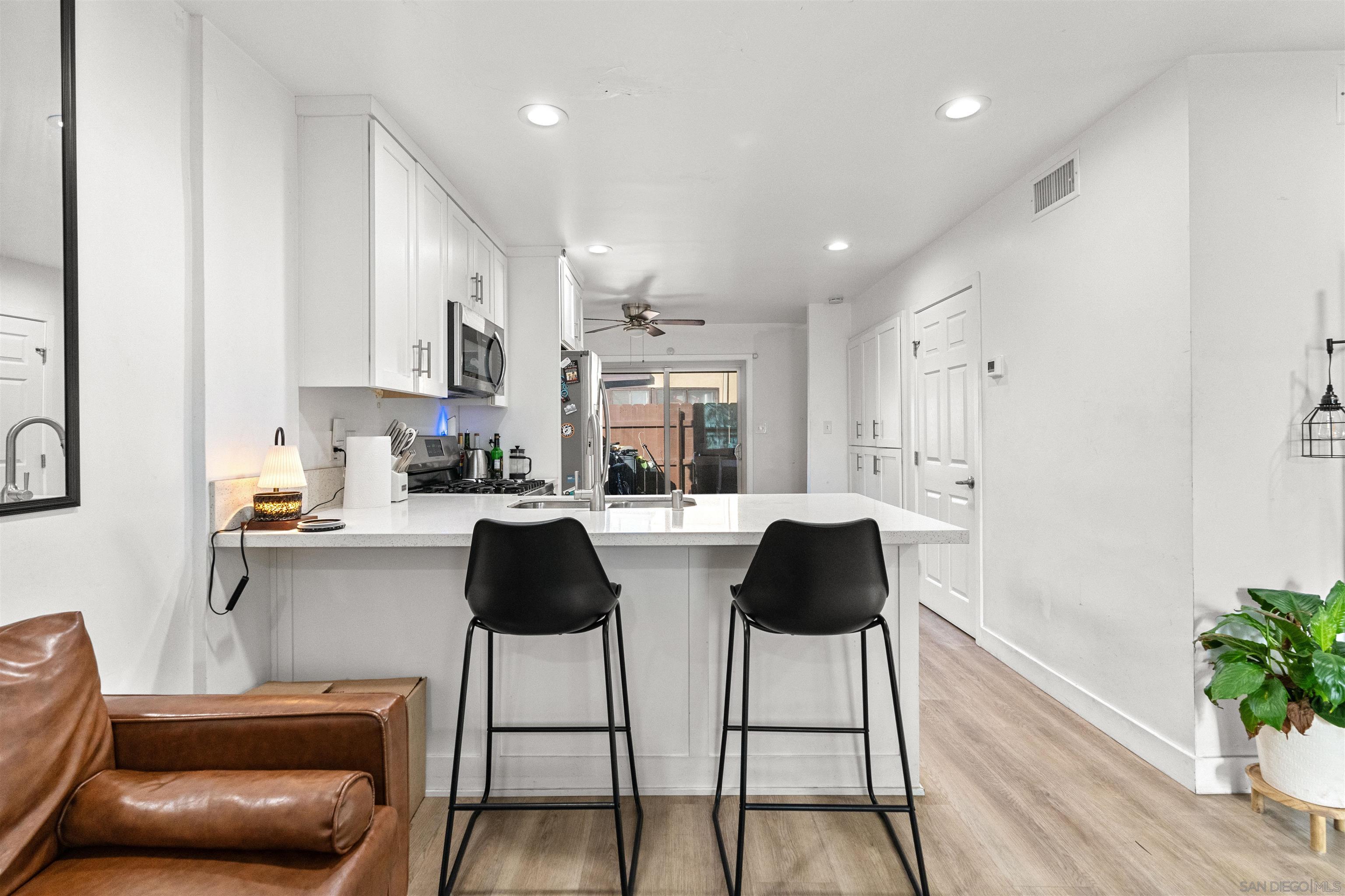 Detail Gallery Image 8 of 24 For 416  Colorado Dr  #UNIT D,  Chula Vista,  CA 91910 - 2 Beds | 1/1 Baths