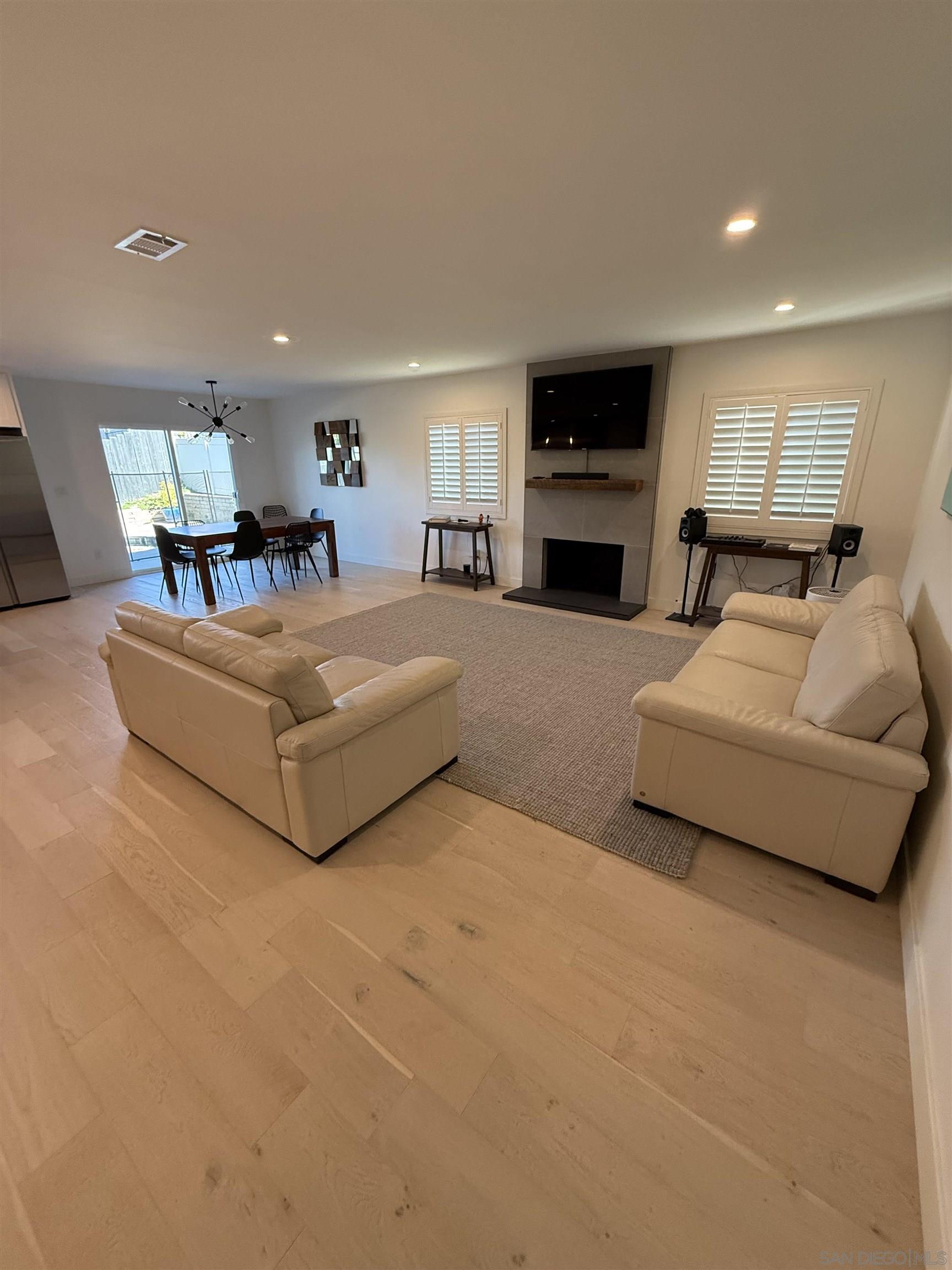 Detail Gallery Image 3 of 26 For 3412  Conrad Avenue, San Diego,  CA 92117 - 3 Beds | 2 Baths