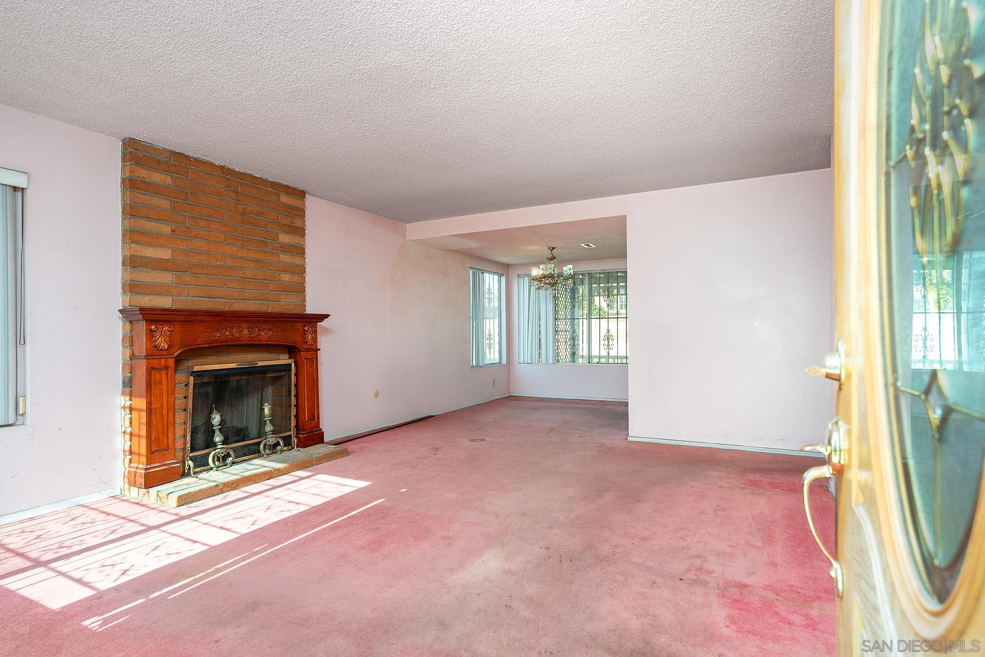 Detail Gallery Image 6 of 41 For 3446  Robb Roy Pl, San Diego,  CA 92154 - 5 Beds | 2/1 Baths