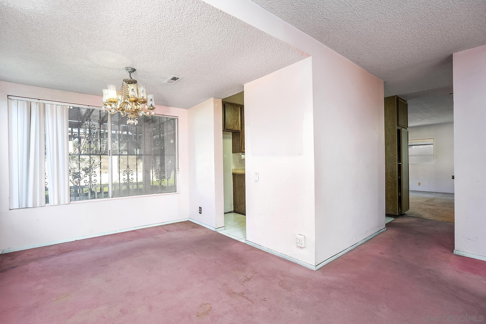 Detail Gallery Image 8 of 41 For 3446  Robb Roy Pl, San Diego,  CA 92154 - 5 Beds | 2/1 Baths