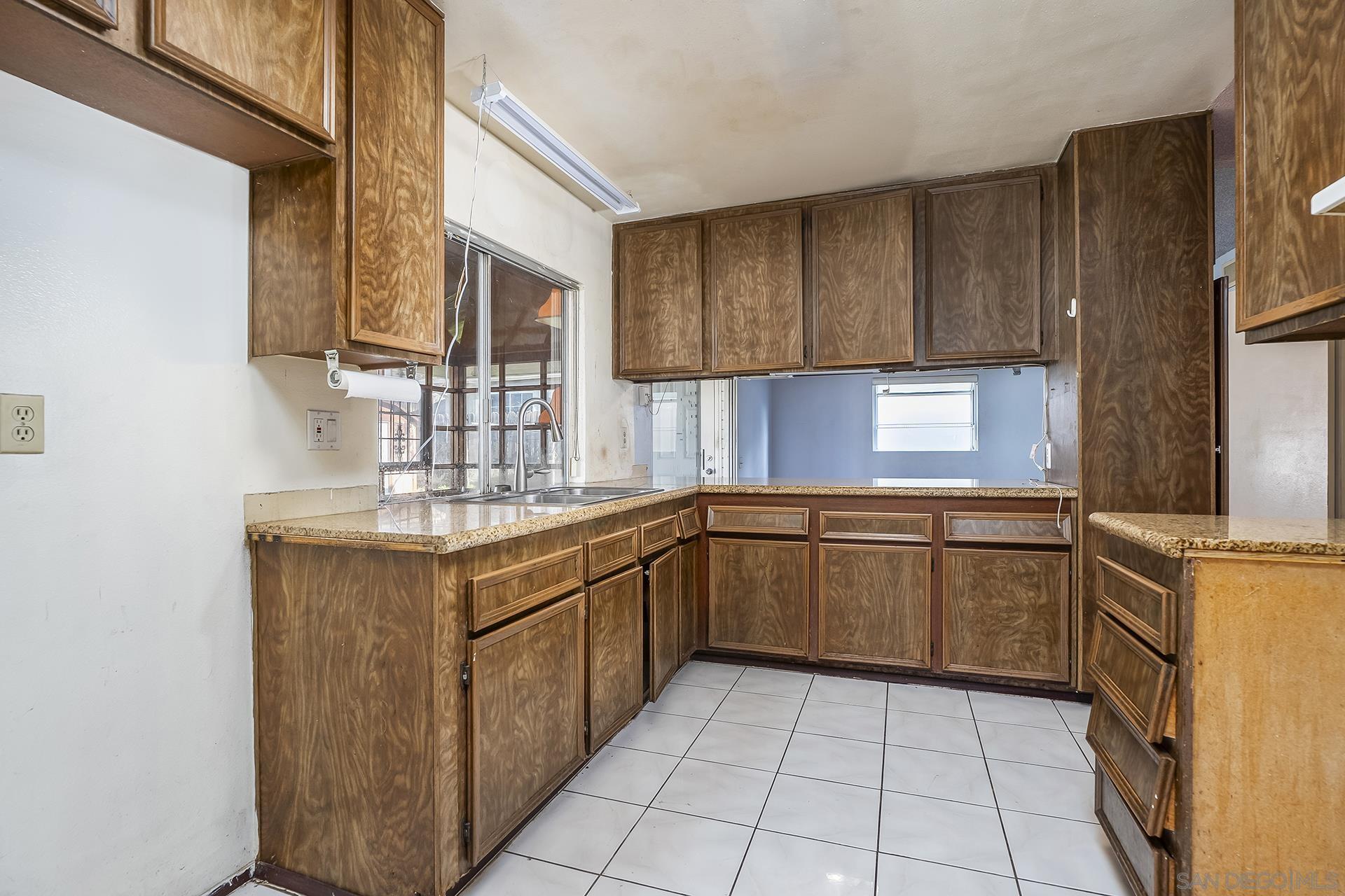 Detail Gallery Image 10 of 41 For 3446  Robb Roy Pl, San Diego,  CA 92154 - 5 Beds | 2/1 Baths