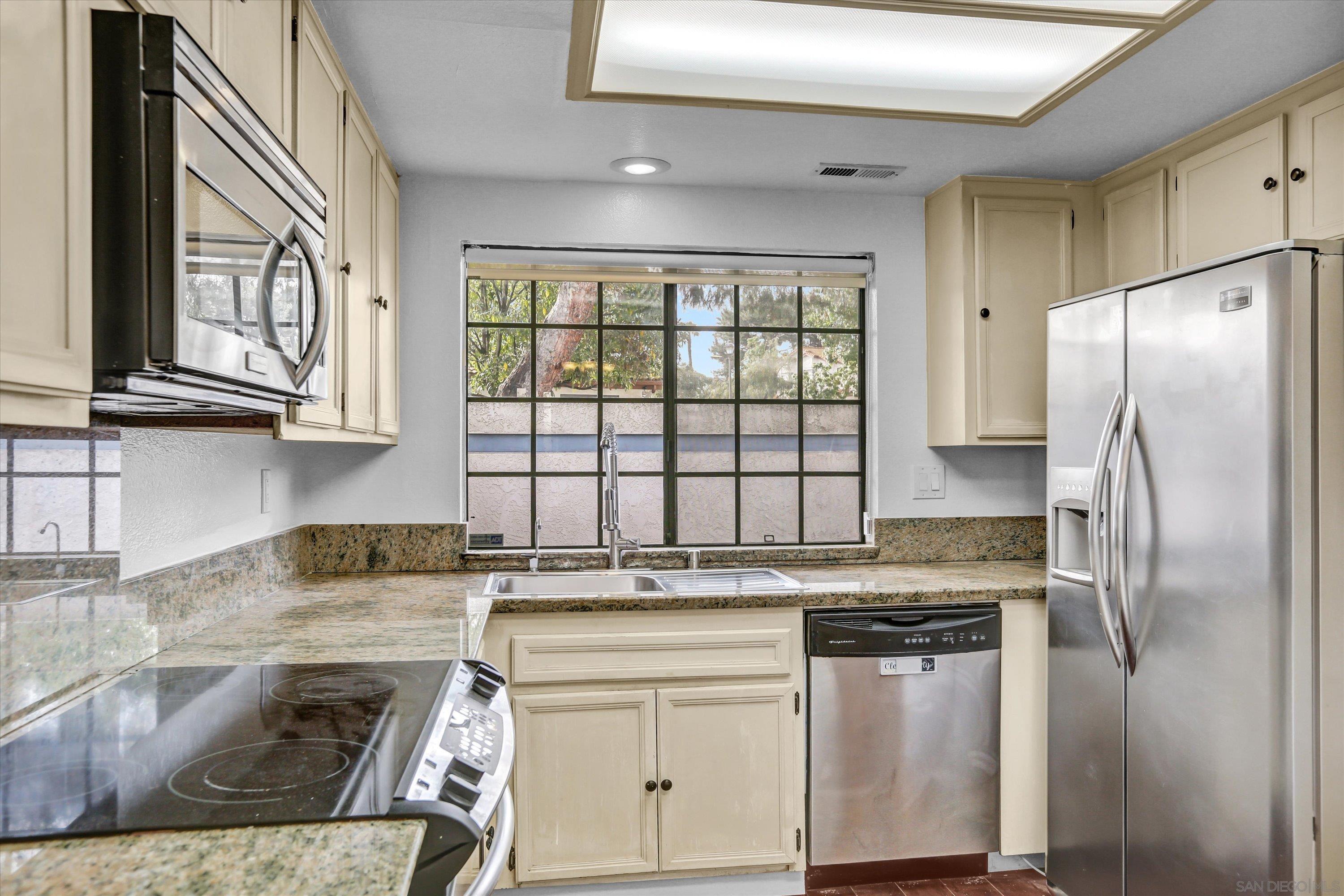 Detail Gallery Image 21 of 30 For 1567  Apache  a, Chula Vista,  CA 91910 - 3 Beds | 2/1 Baths