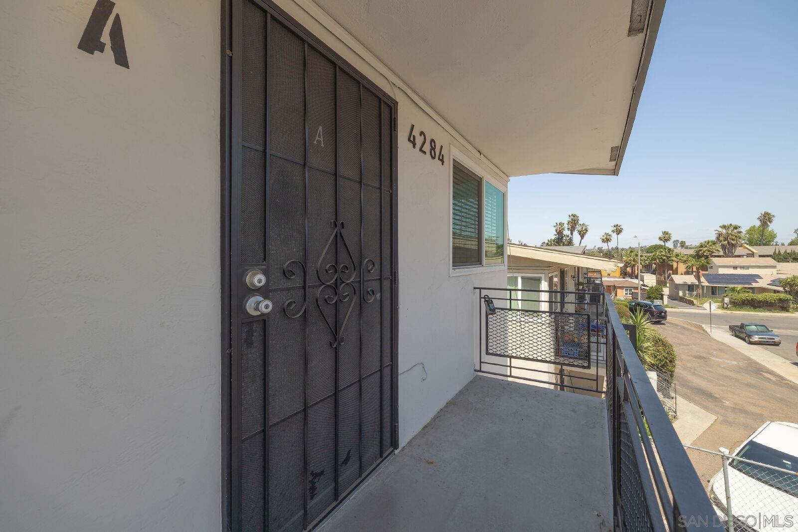 Detail Gallery Image 3 of 11 For 4280-84  Schoolridge Ln, La Mesa,  CA 91941 - – Beds | – Baths