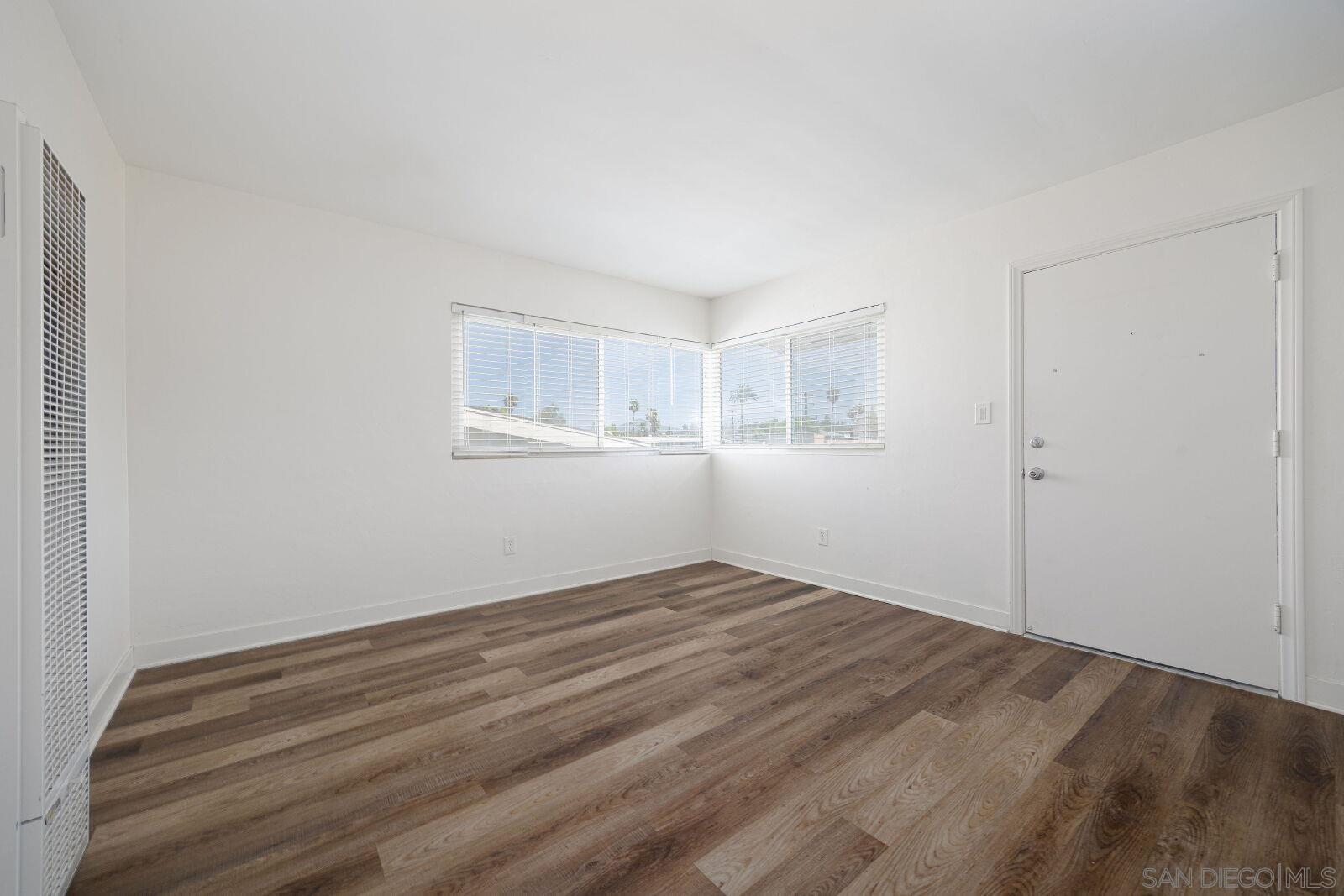 Detail Gallery Image 4 of 11 For 4280-84  Schoolridge Ln, La Mesa,  CA 91941 - – Beds | – Baths