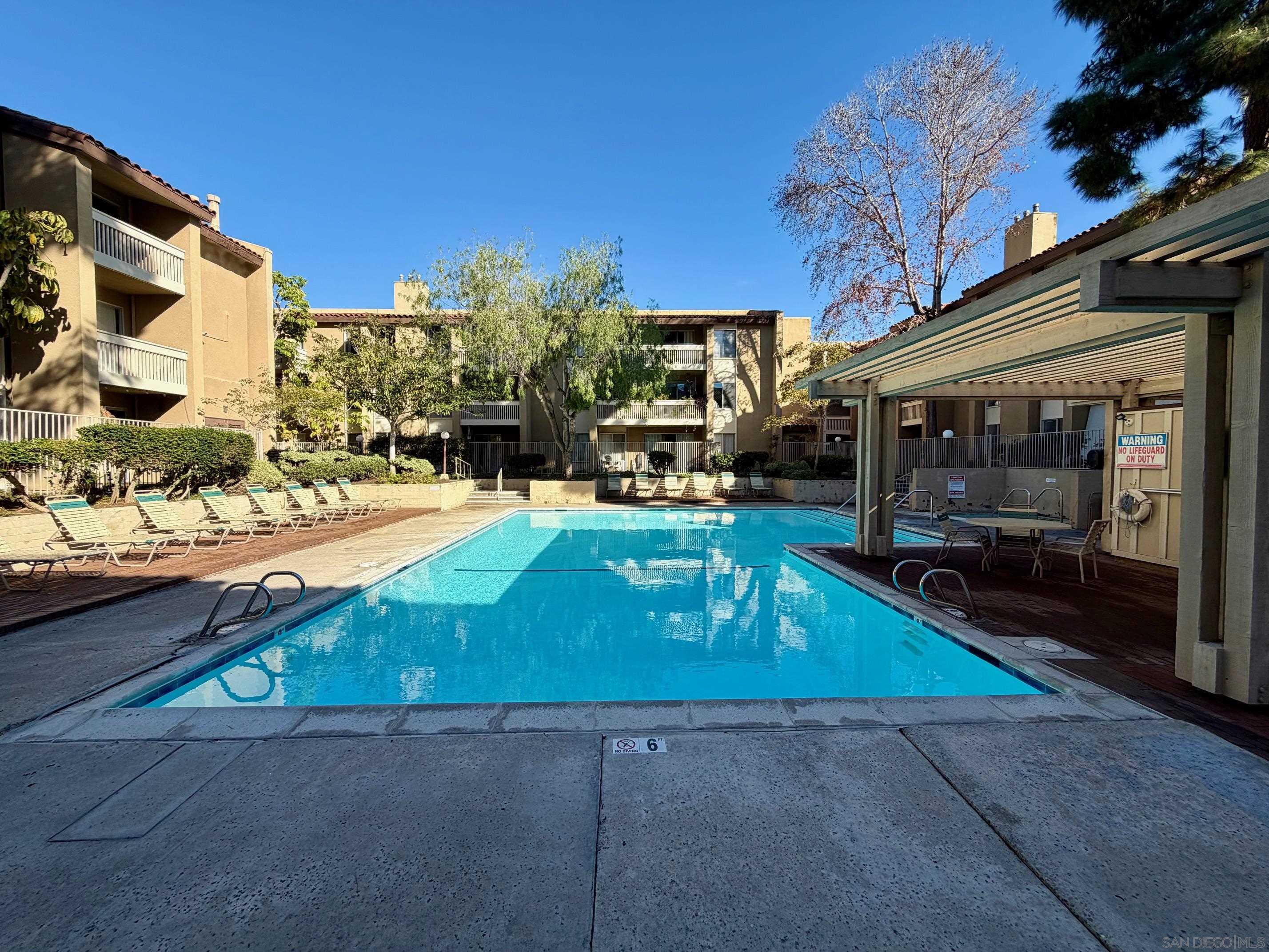 Detail Gallery Image 20 of 23 For 1885  Diamond St.  #2-211,  San Diego,  CA 92109 - 2 Beds | 2 Baths