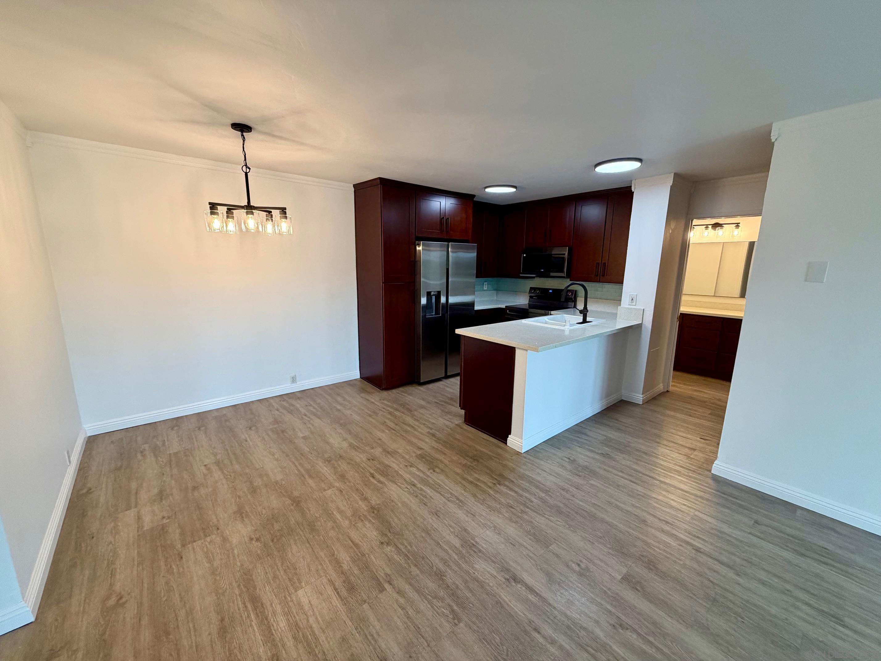 Detail Gallery Image 9 of 23 For 1885  Diamond St.  #2-211,  San Diego,  CA 92109 - 2 Beds | 2 Baths