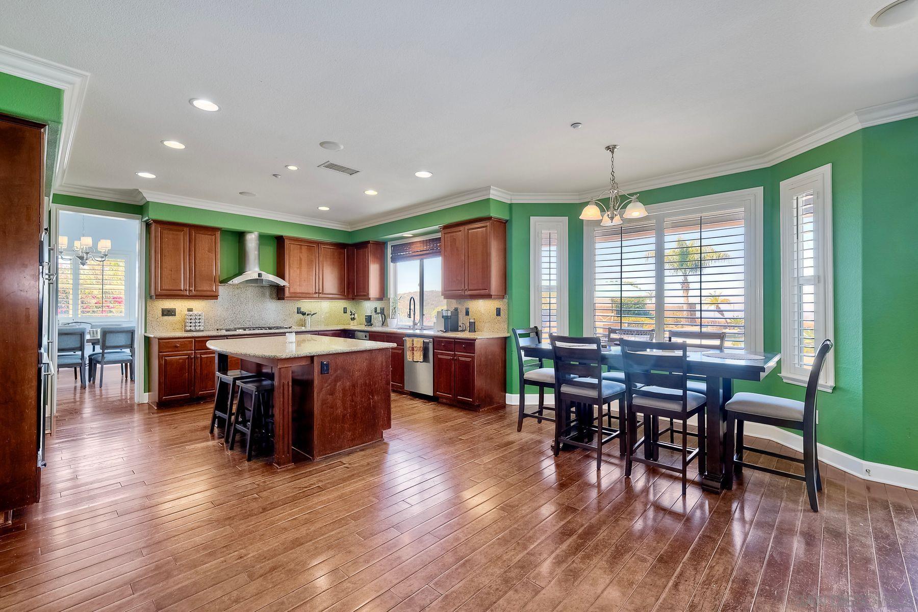 Detail Gallery Image 11 of 49 For 15068  Creek Hills Rd, El Cajon,  CA 92021 - 5 Beds | 4/1 Baths