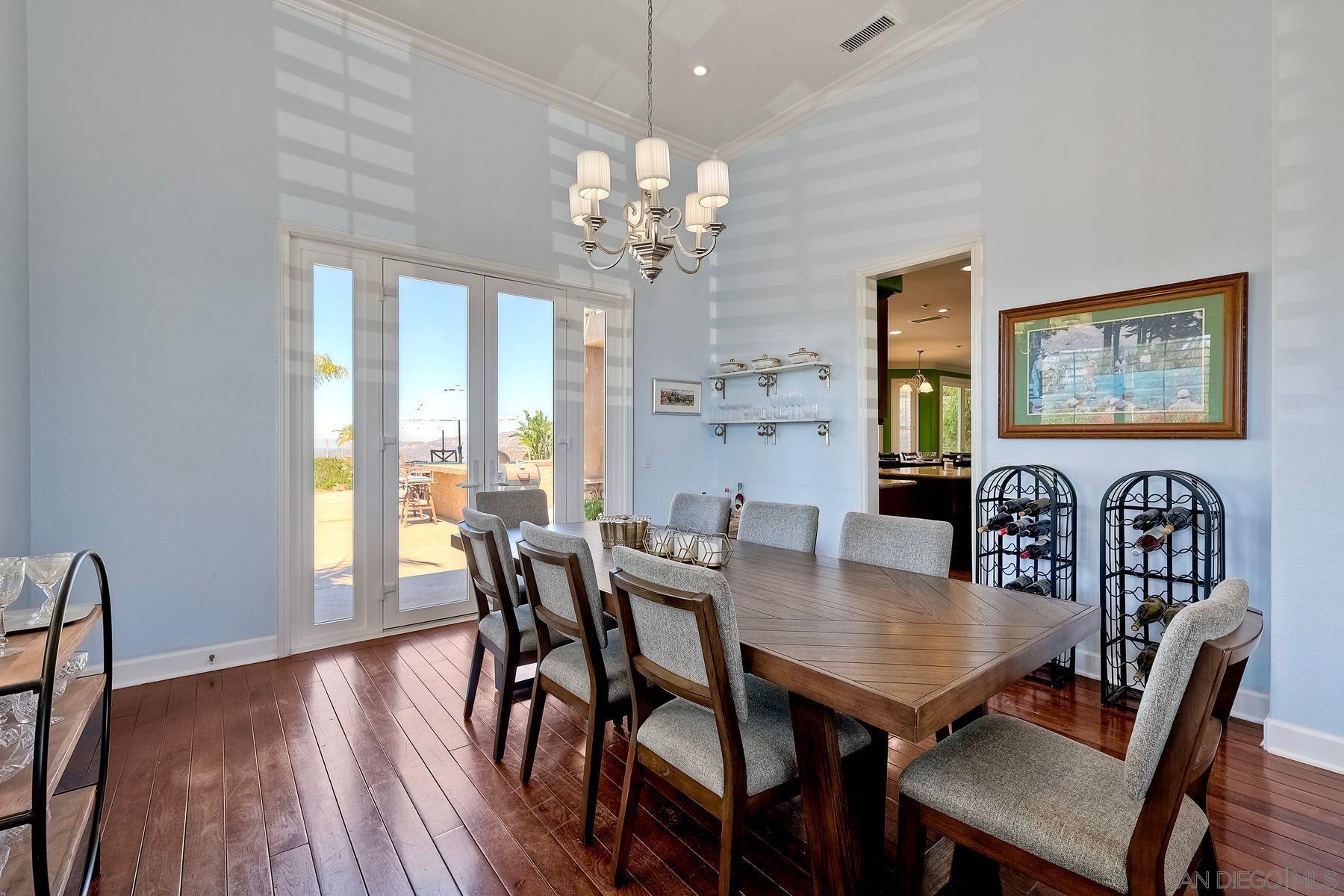 Detail Gallery Image 12 of 49 For 15068  Creek Hills Rd, El Cajon,  CA 92021 - 5 Beds | 4/1 Baths