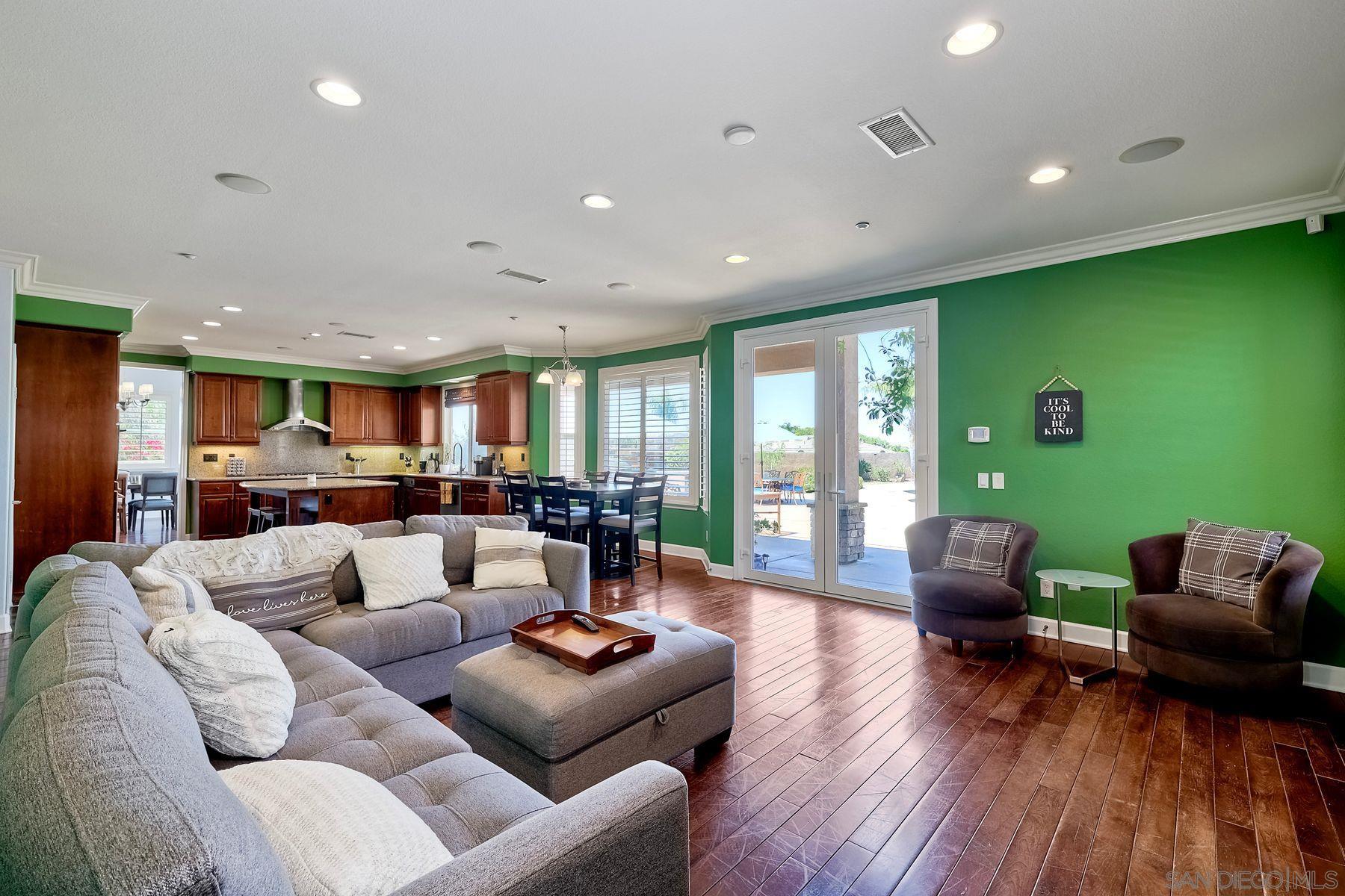 Detail Gallery Image 7 of 49 For 15068  Creek Hills Rd, El Cajon,  CA 92021 - 5 Beds | 4/1 Baths