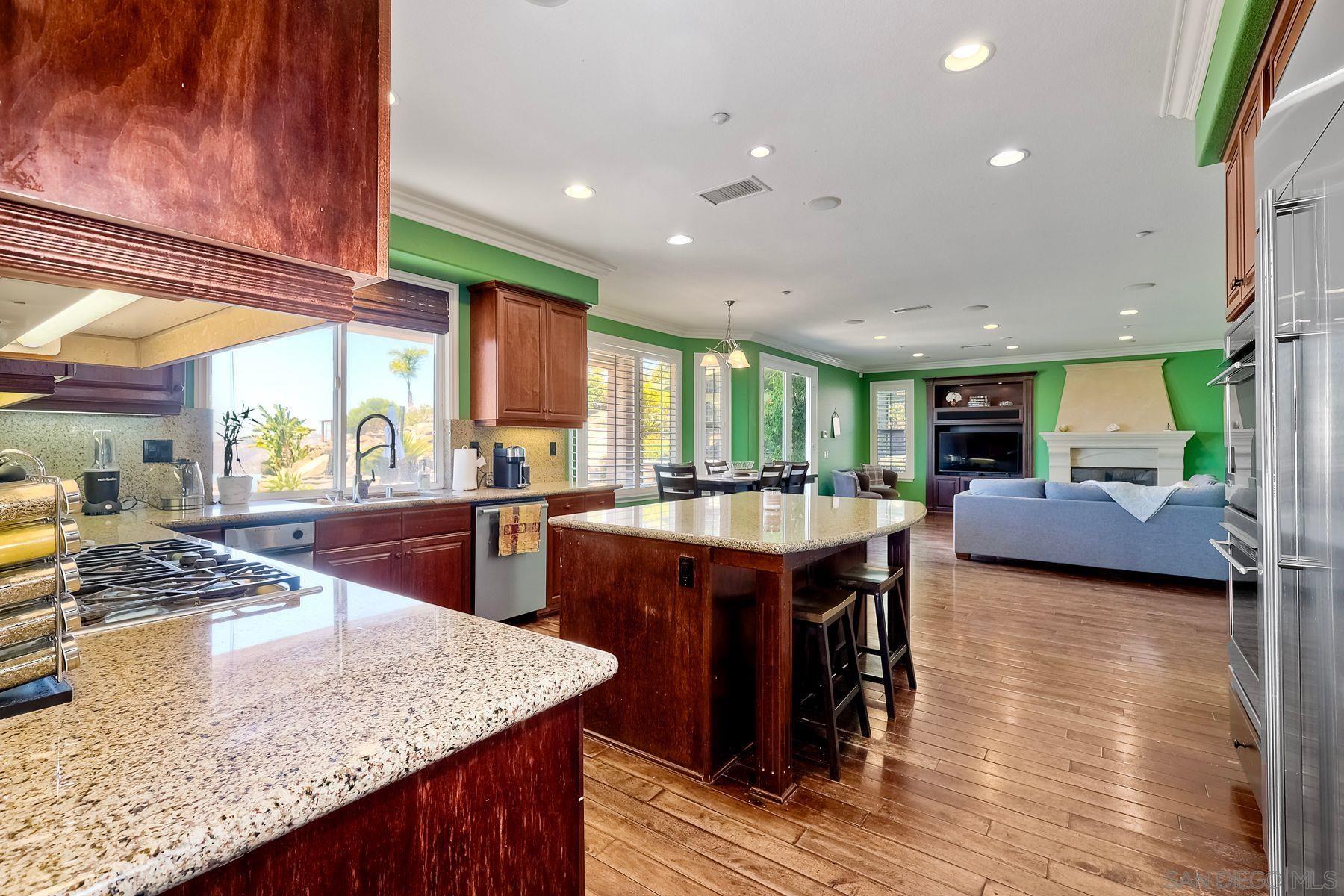 Detail Gallery Image 8 of 49 For 15068  Creek Hills Rd, El Cajon,  CA 92021 - 5 Beds | 4/1 Baths