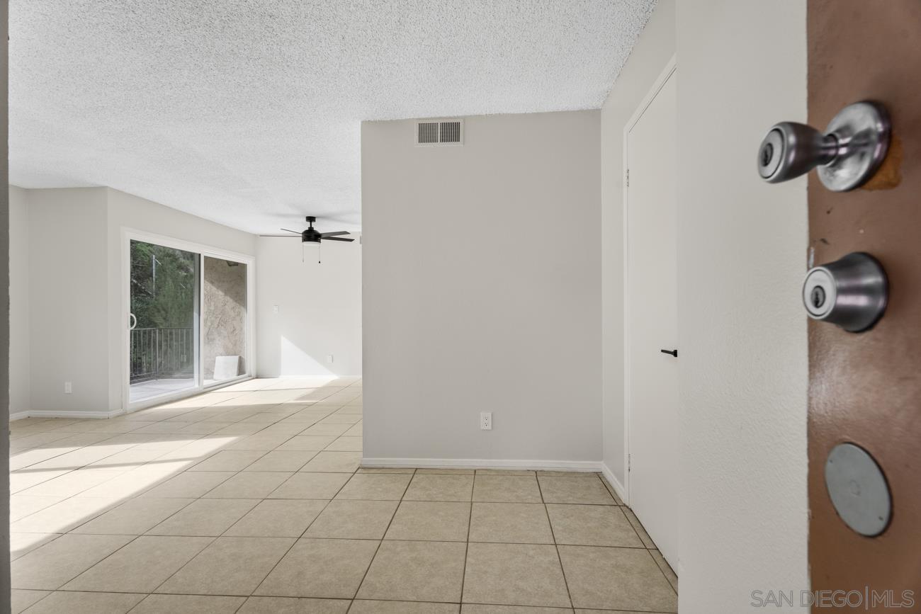 Detail Gallery Image 3 of 22 For 6775  Alvarado Rd  #10,  San Diego,  CA 92120 - 2 Beds | 2 Baths