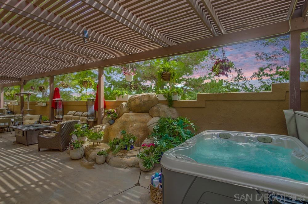 Detail Gallery Image 4 of 49 For 11975  Wilmington Rd, San Diego,  CA 92128 - 4 Beds | 2/1 Baths