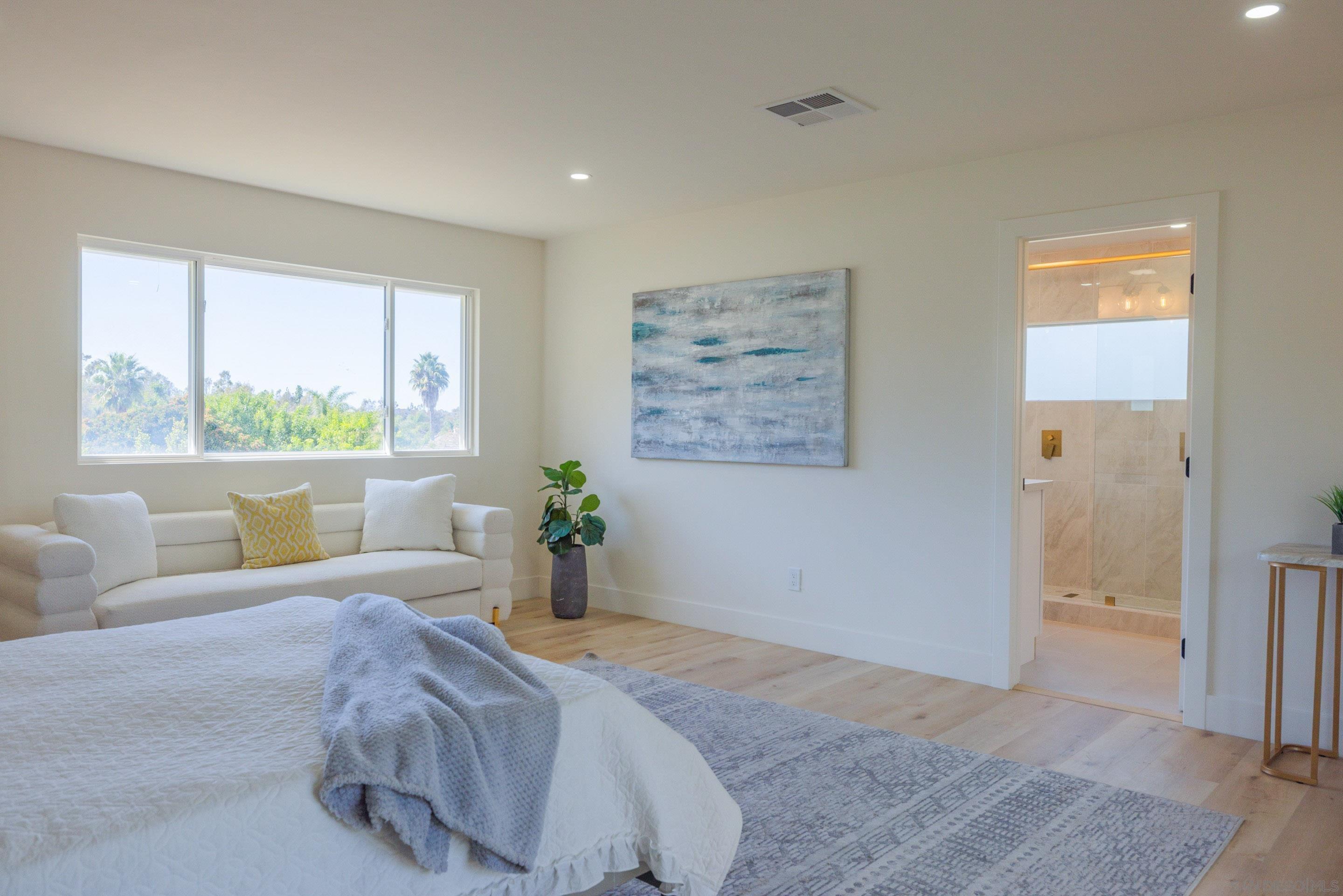 Detail Gallery Image 19 of 48 For 807  Poinsettia Ave, Vista,  CA 92081 - 3 Beds | 3 Baths