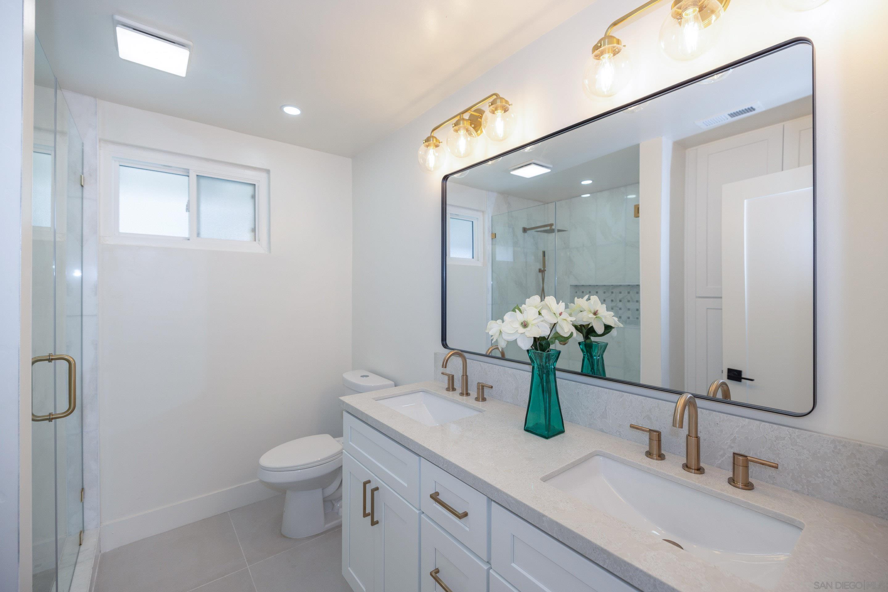 Detail Gallery Image 26 of 48 For 807  Poinsettia Ave, Vista,  CA 92081 - 3 Beds | 3 Baths