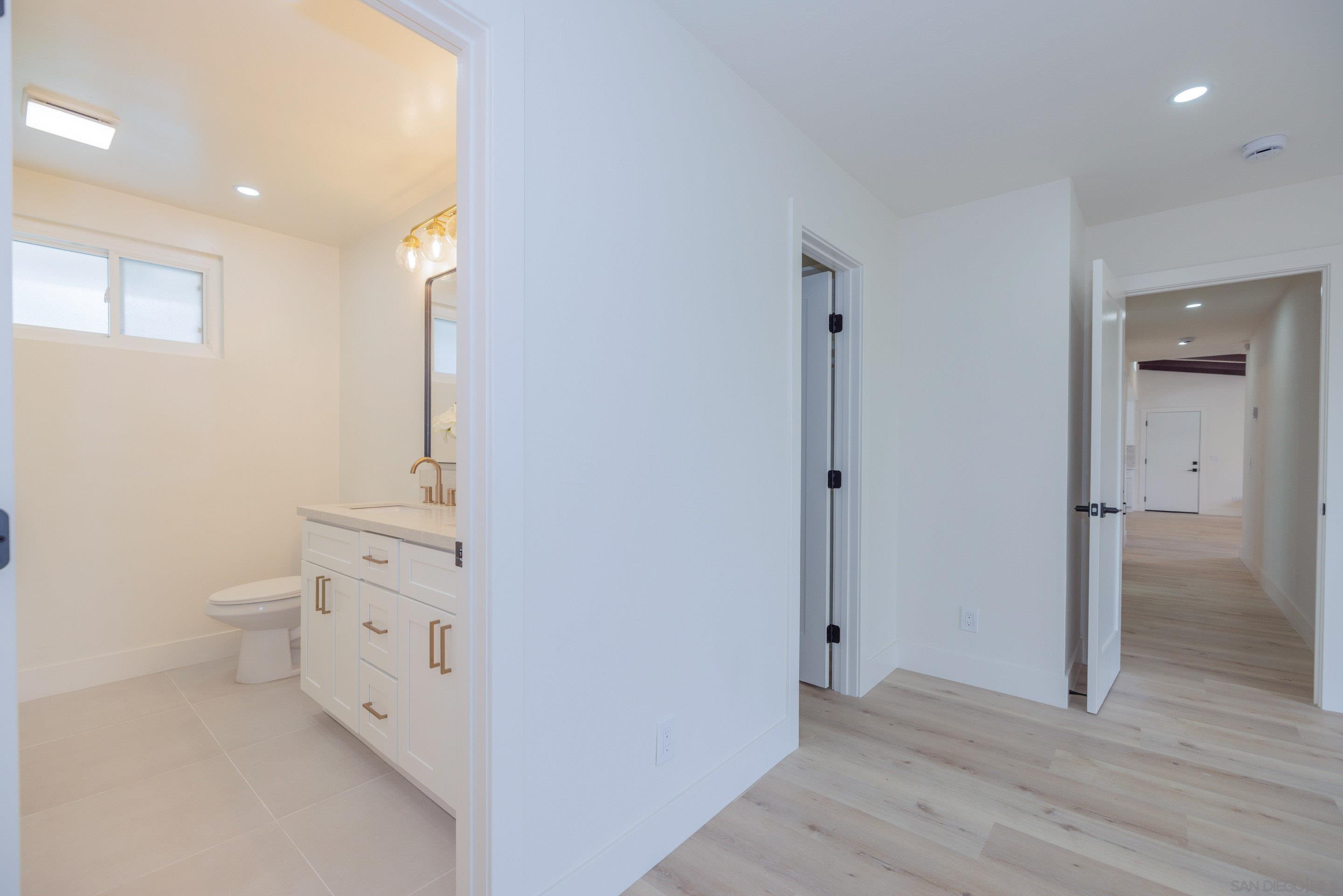 Detail Gallery Image 29 of 48 For 807  Poinsettia Ave, Vista,  CA 92081 - 3 Beds | 3 Baths