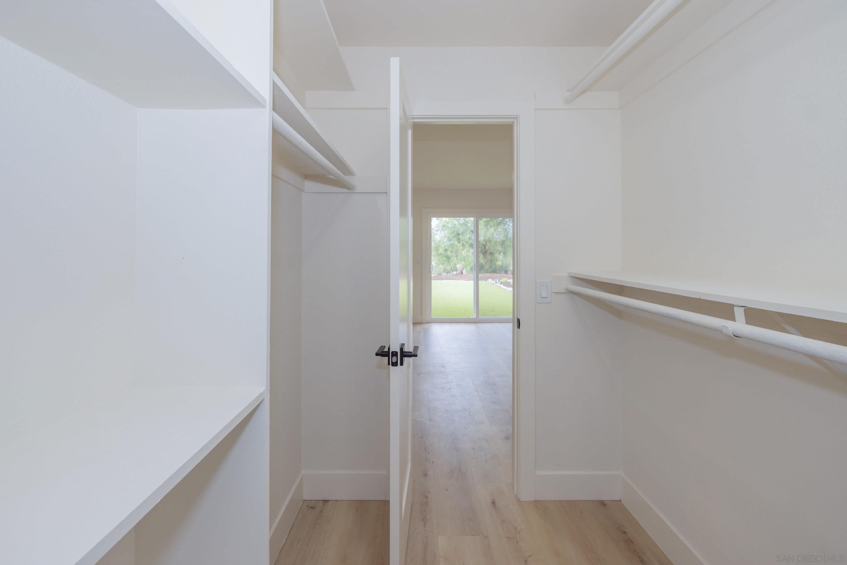 Detail Gallery Image 31 of 48 For 807  Poinsettia Ave, Vista,  CA 92081 - 3 Beds | 3 Baths