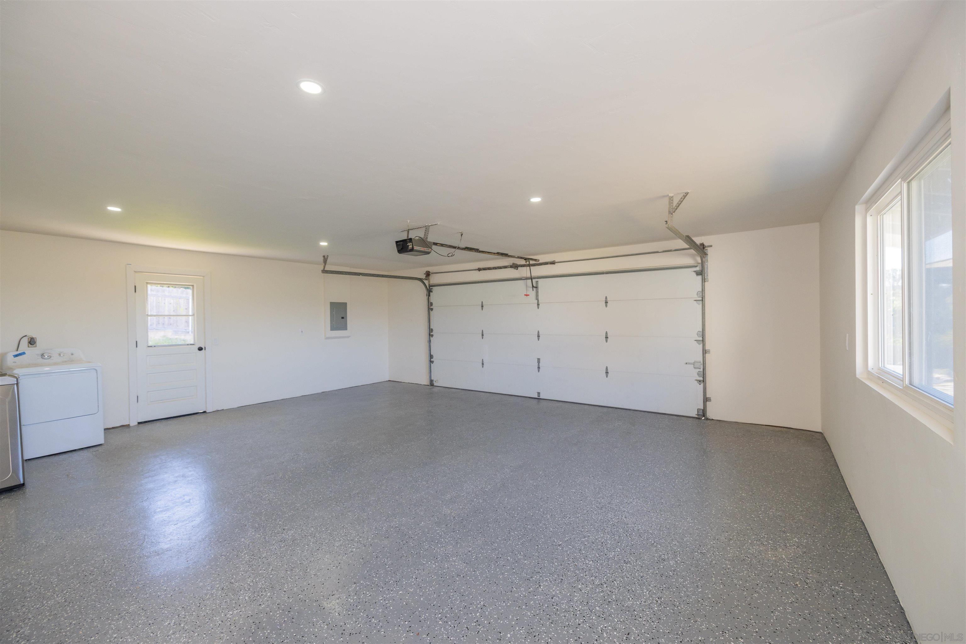 Detail Gallery Image 36 of 48 For 807  Poinsettia Ave, Vista,  CA 92081 - 3 Beds | 3 Baths