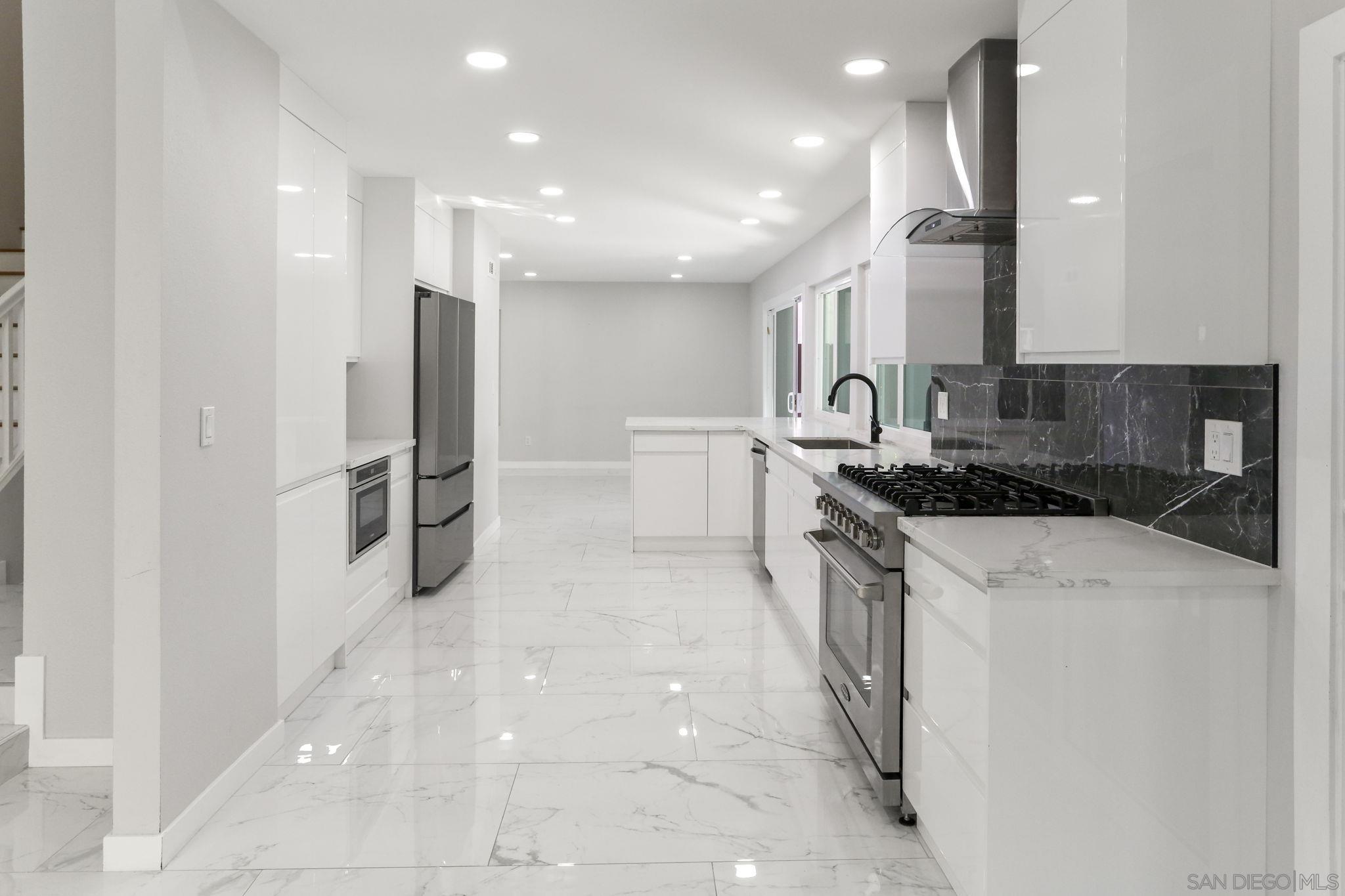 Detail Gallery Image 11 of 37 For 4826  Cannington Dr, San Diego,  CA 92117 - 4 Beds | 3 Baths