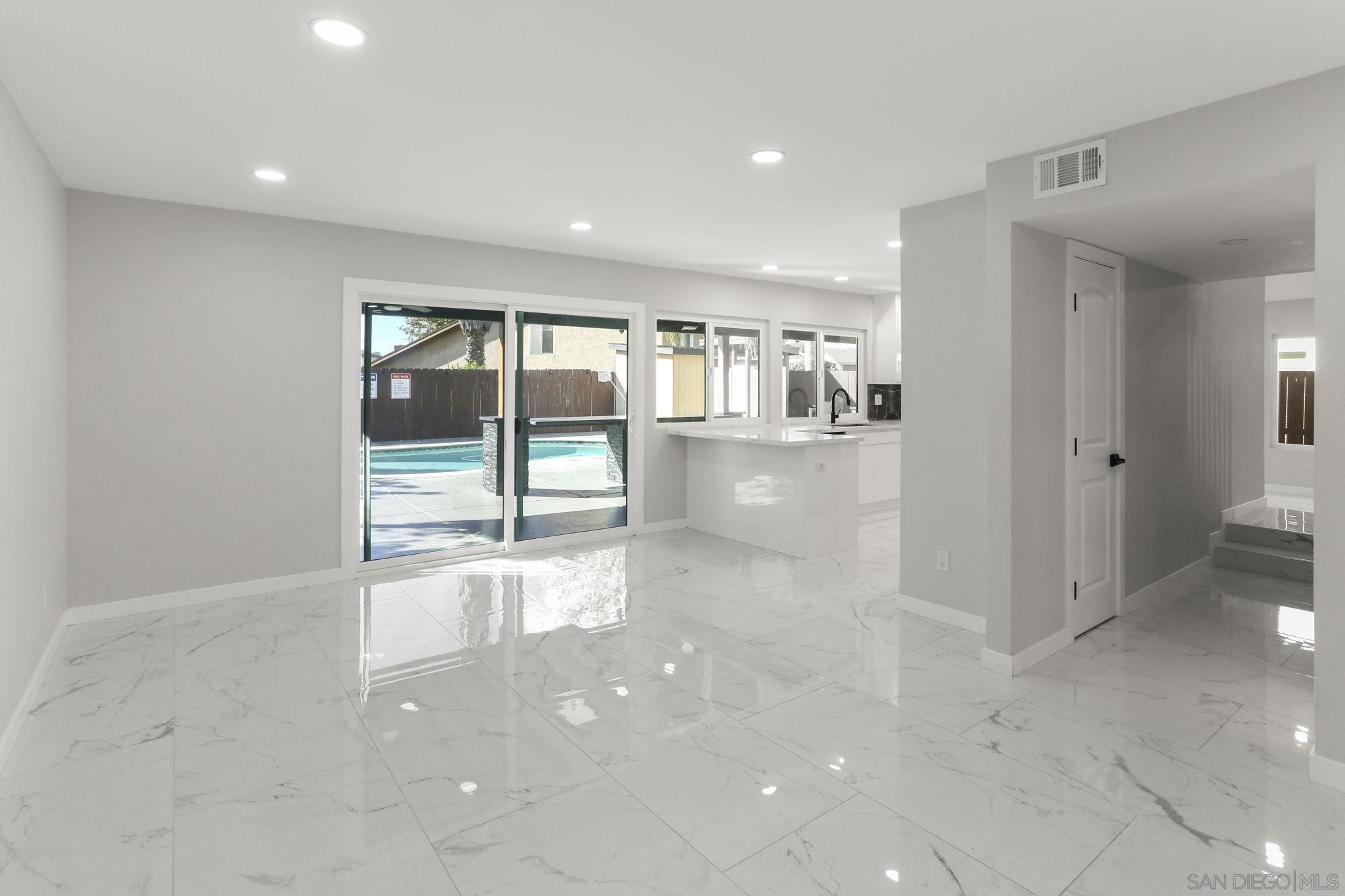 Detail Gallery Image 15 of 37 For 4826  Cannington Dr, San Diego,  CA 92117 - 4 Beds | 3 Baths