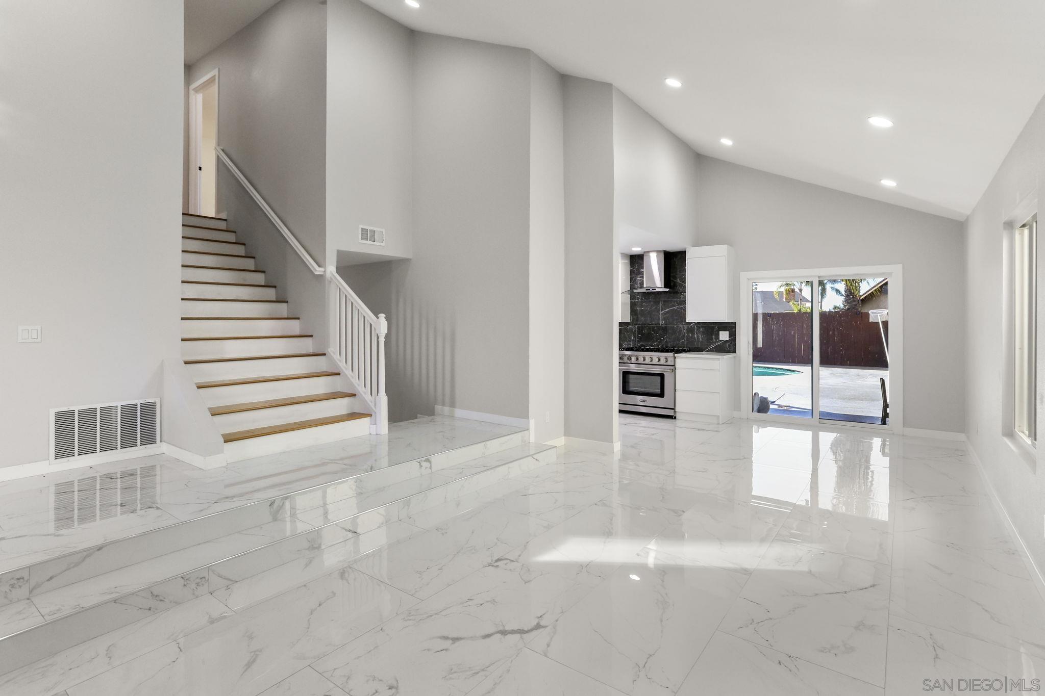 Detail Gallery Image 7 of 37 For 4826  Cannington Dr, San Diego,  CA 92117 - 4 Beds | 3 Baths